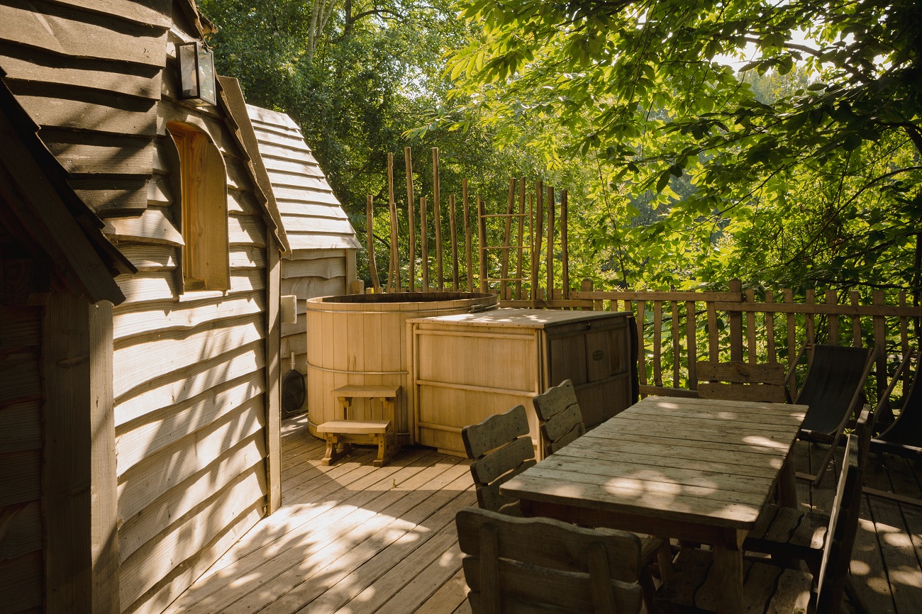 Cabane Spa Aventure : une immersion dans les arbres en Picardie — Cabane à Raray