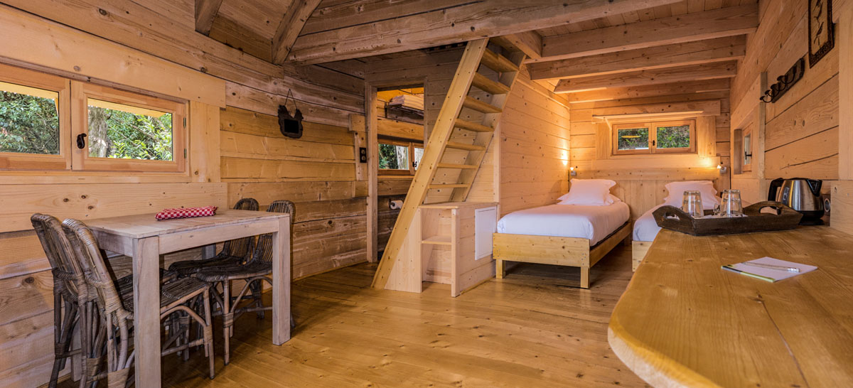 Cabane Cahute : une expérience suspendue en Languedoc-Roussillon à Villalier — vue intérieure