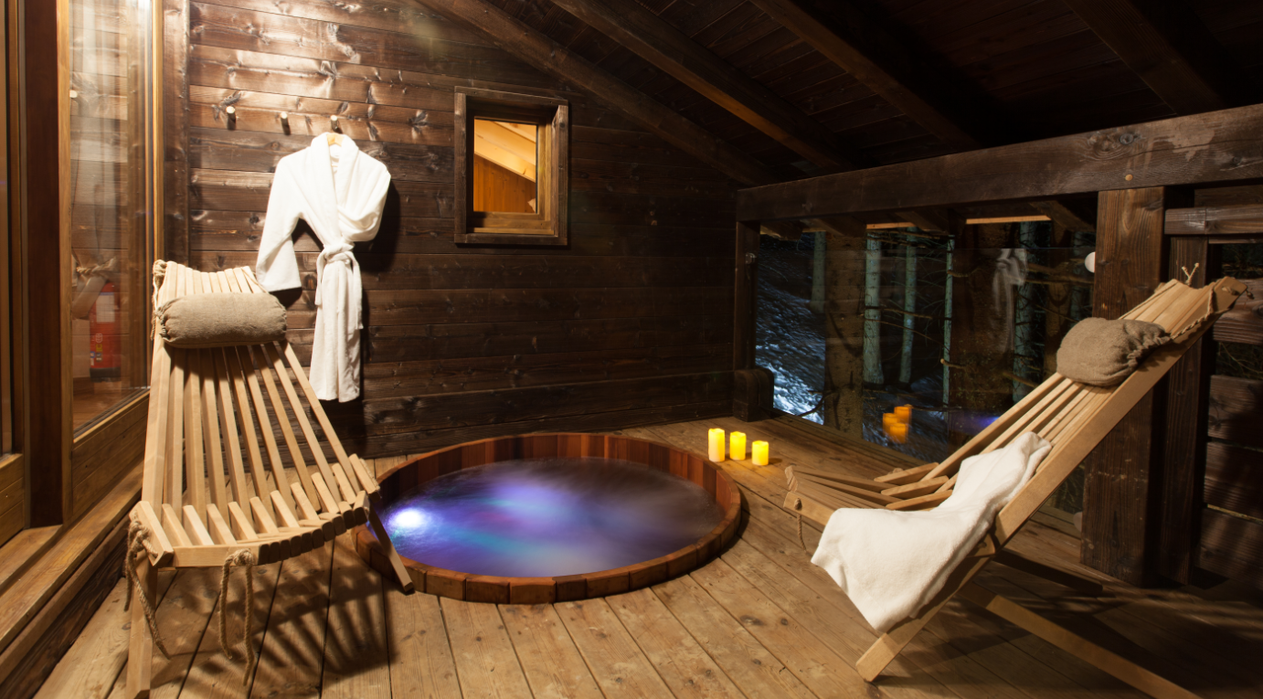 Évasion dans une cabane spa au cœur des arbres à Saint Nicolas La Chapelle — chambre