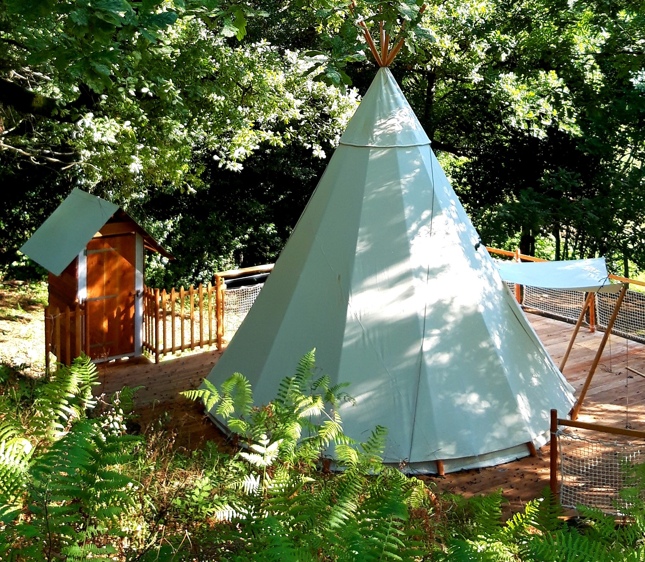 Le Tipi à Marie — Nuit en pleine nature avec spa à Tarn à Albi — espace de vie