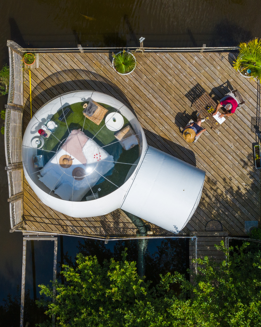 Bulle flottante — Nuit suspendue avec spa à Finistère à Quimper — espace de vie
