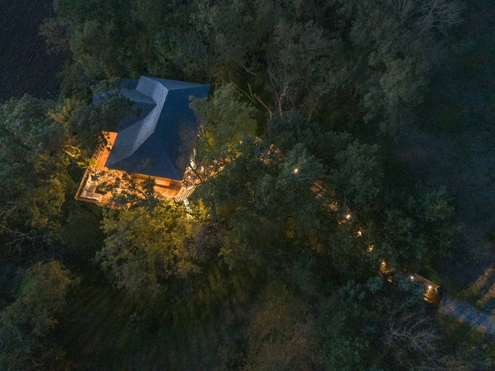 Cabane de Luxe avec sauna et Spa — Cabane dans les arbres à Aude à Carcassonne — salle de bain