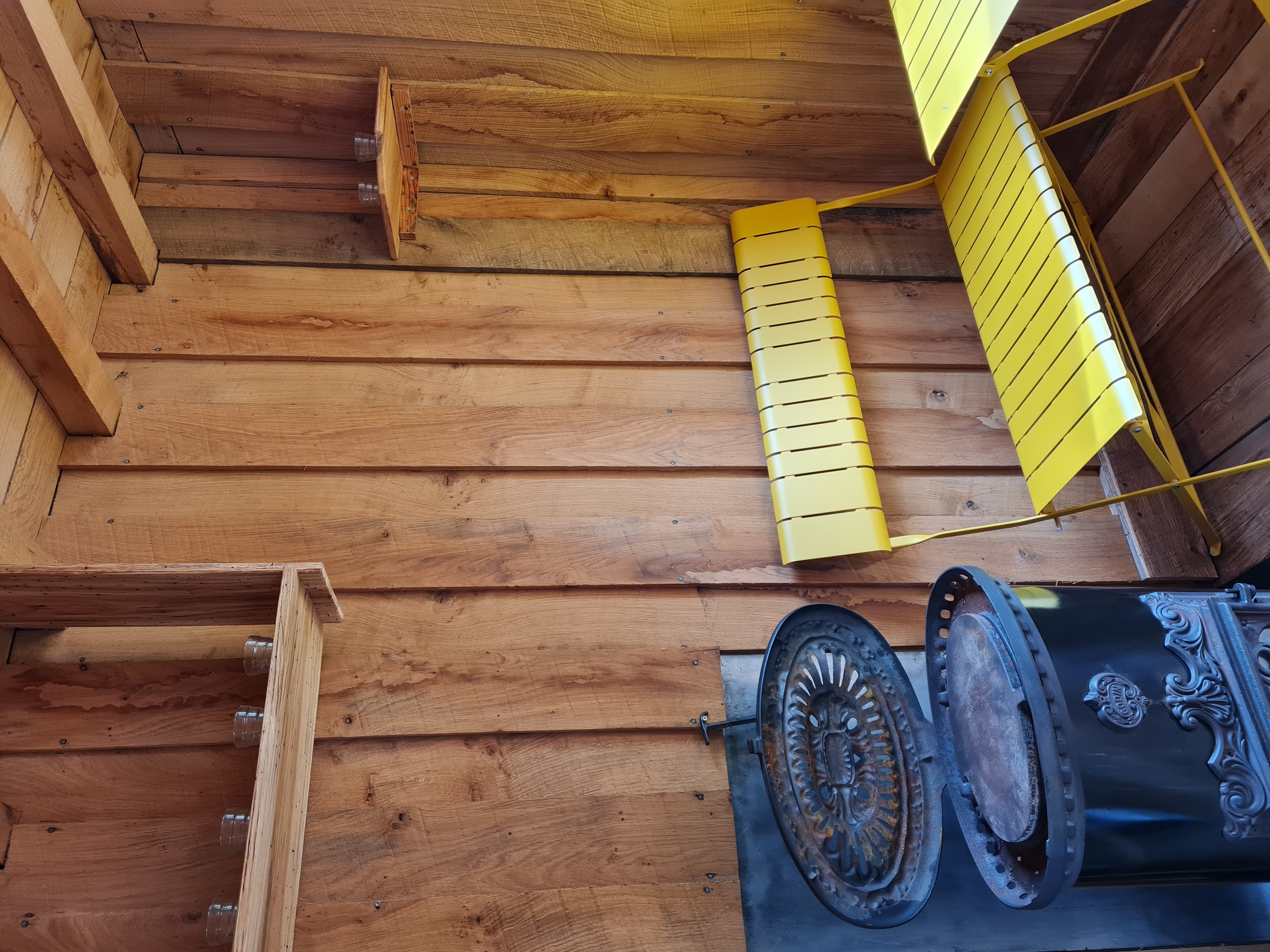 Cabane du Beau-Regard : une immersion au cœur de la nature en Bourgogne à Saint-Didier-Sur-Arroux — cuisine