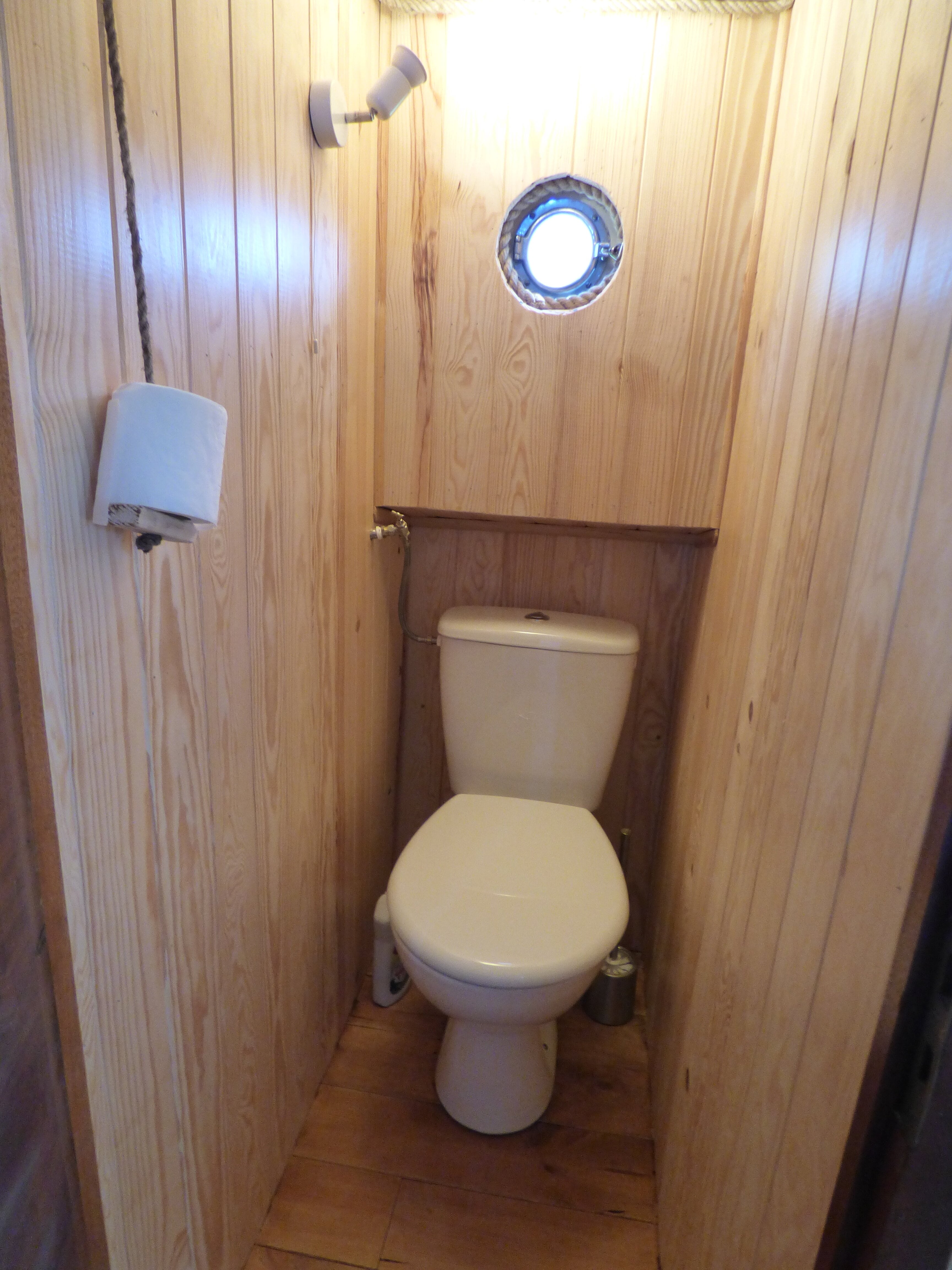 Le Bateau Perché : une expérience unique en Auvergne à Condat-En-Combraille — environnement naturel