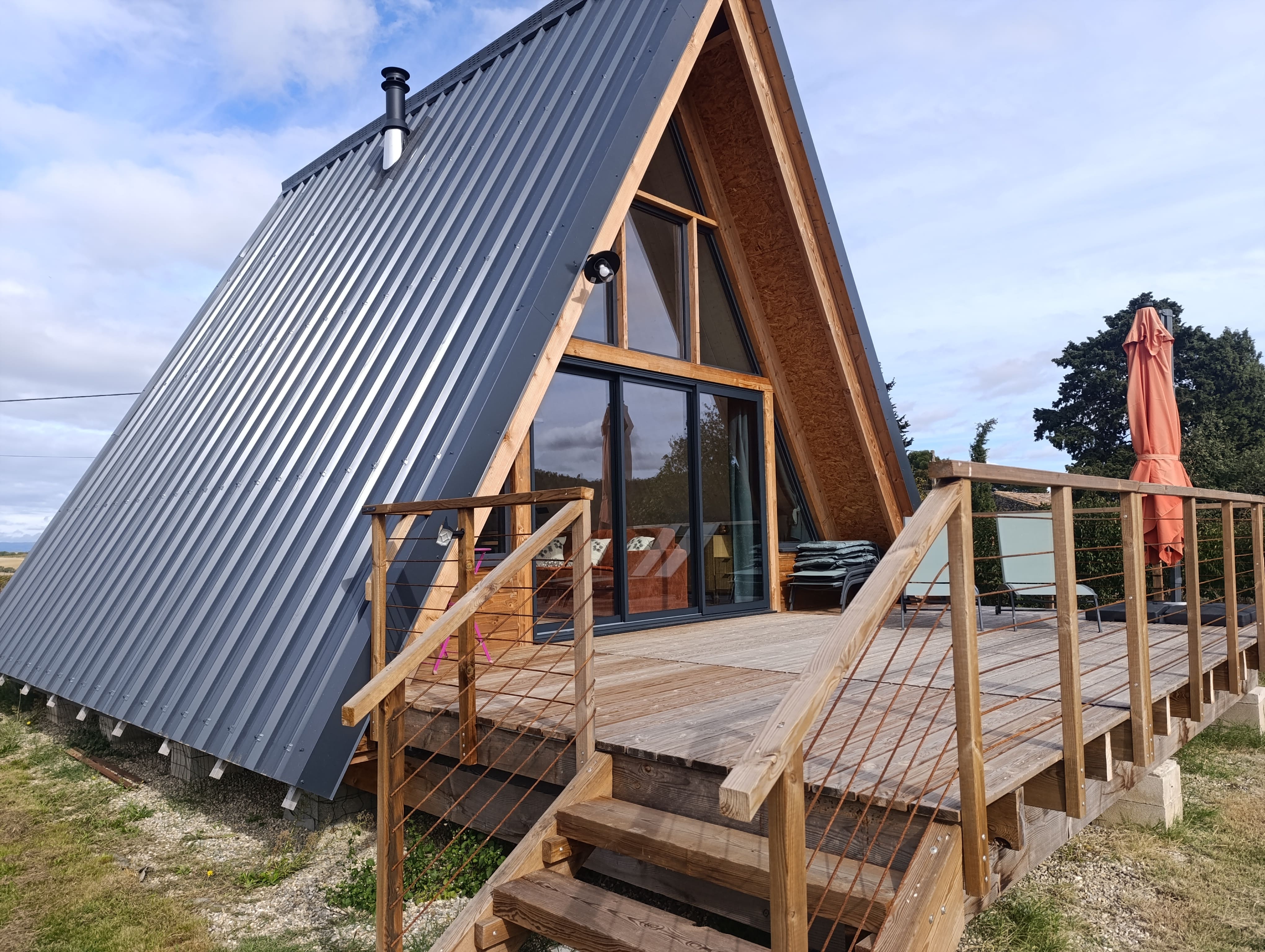 La Cabane des Biquets — Cabane avec spa à vue sur les collines en Aude à Taurize — chambre