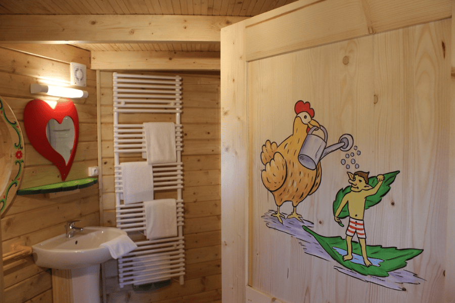 La Maison Poule — Maison insolite avec spa à Dienné à Dienné — espace de vie