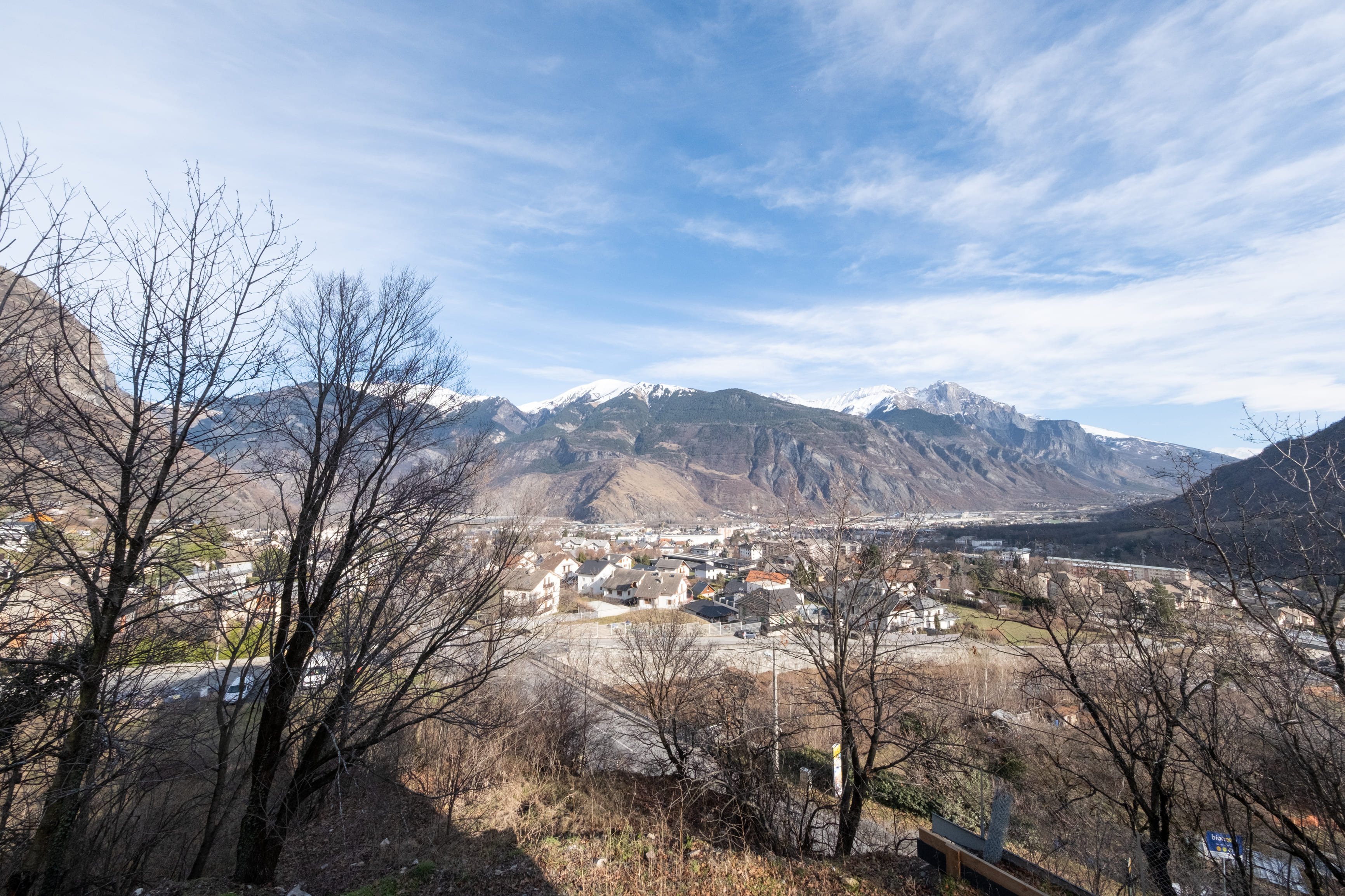 Le Perchoir — Maison insolite avec vue panoramique à Savoie à Saint-Jean-de-Maurienne — cuisine