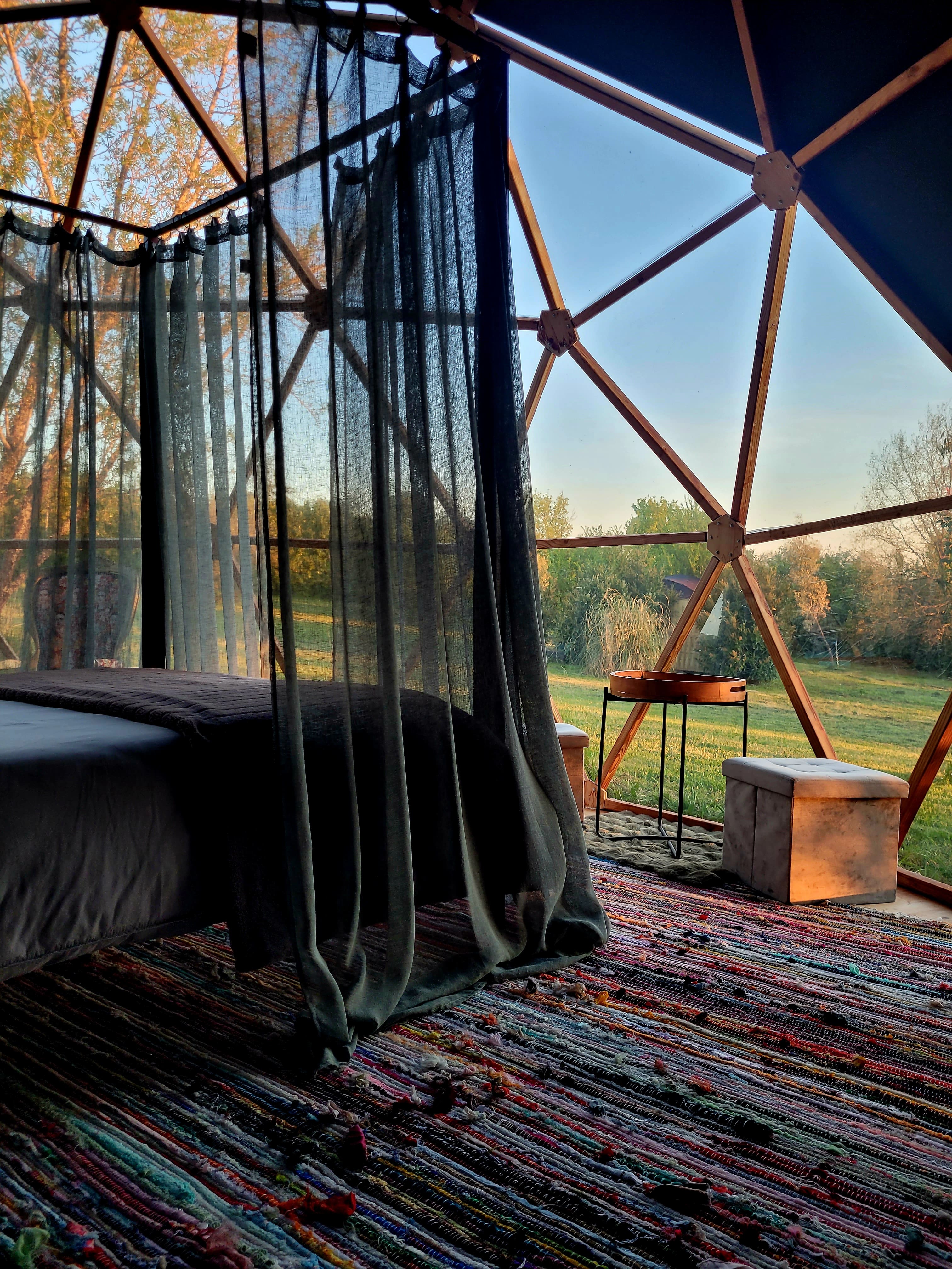 Dôme Spa Nyx — Séjour romantique avec jacuzzi à Haute-Garonne à Lussan-Adeilhac — salle de bain