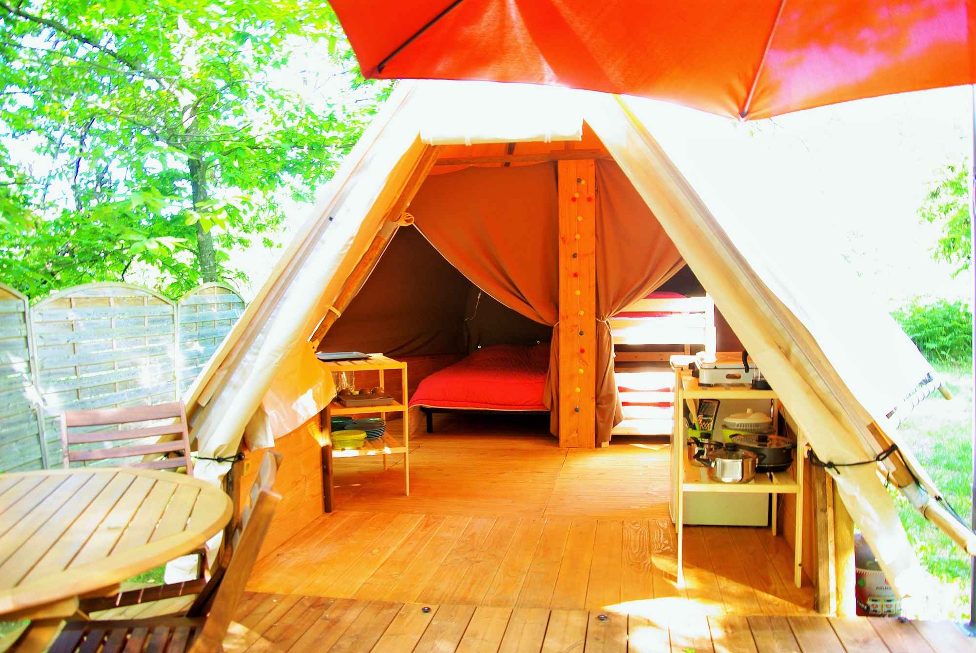 Tipi la Châtaigneraie — Nuit étoilée avec spa en Ardèche à Aubenas — chambre