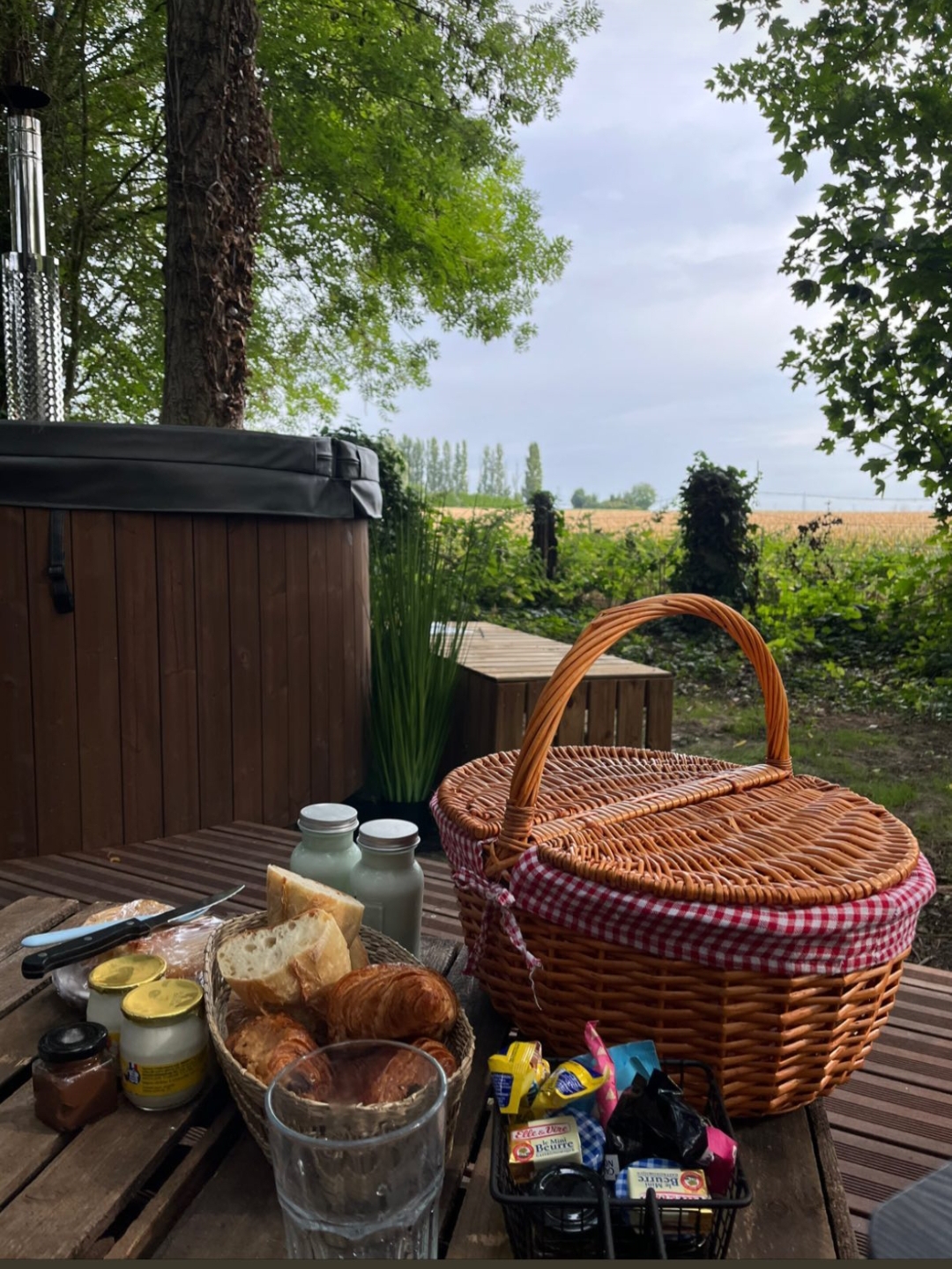 Une cabane au cœur de la nature avec spa privatif à Willems — détail architectural