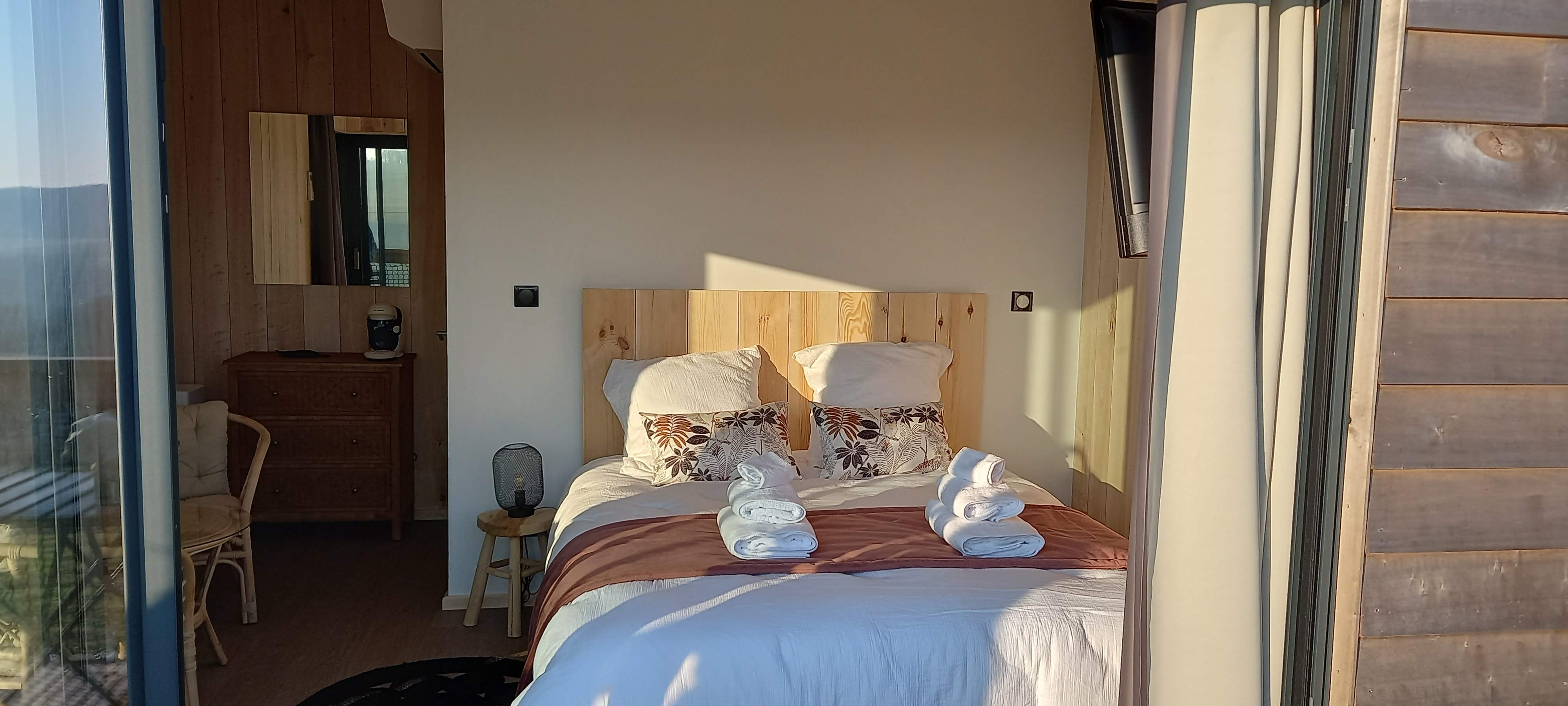 La Cabane de l'Ecureuil — Cabane sur pilotis avec vue panoramique à Marne à Châlons-en-Champagne — salle de bain