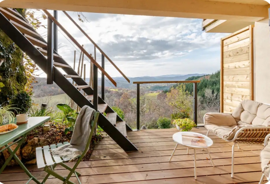 La chambre voûtée — Séjour romantique avec spa à Vernoux-en-Vivarais à Vernoux-en-Vivarais — vue intérieure