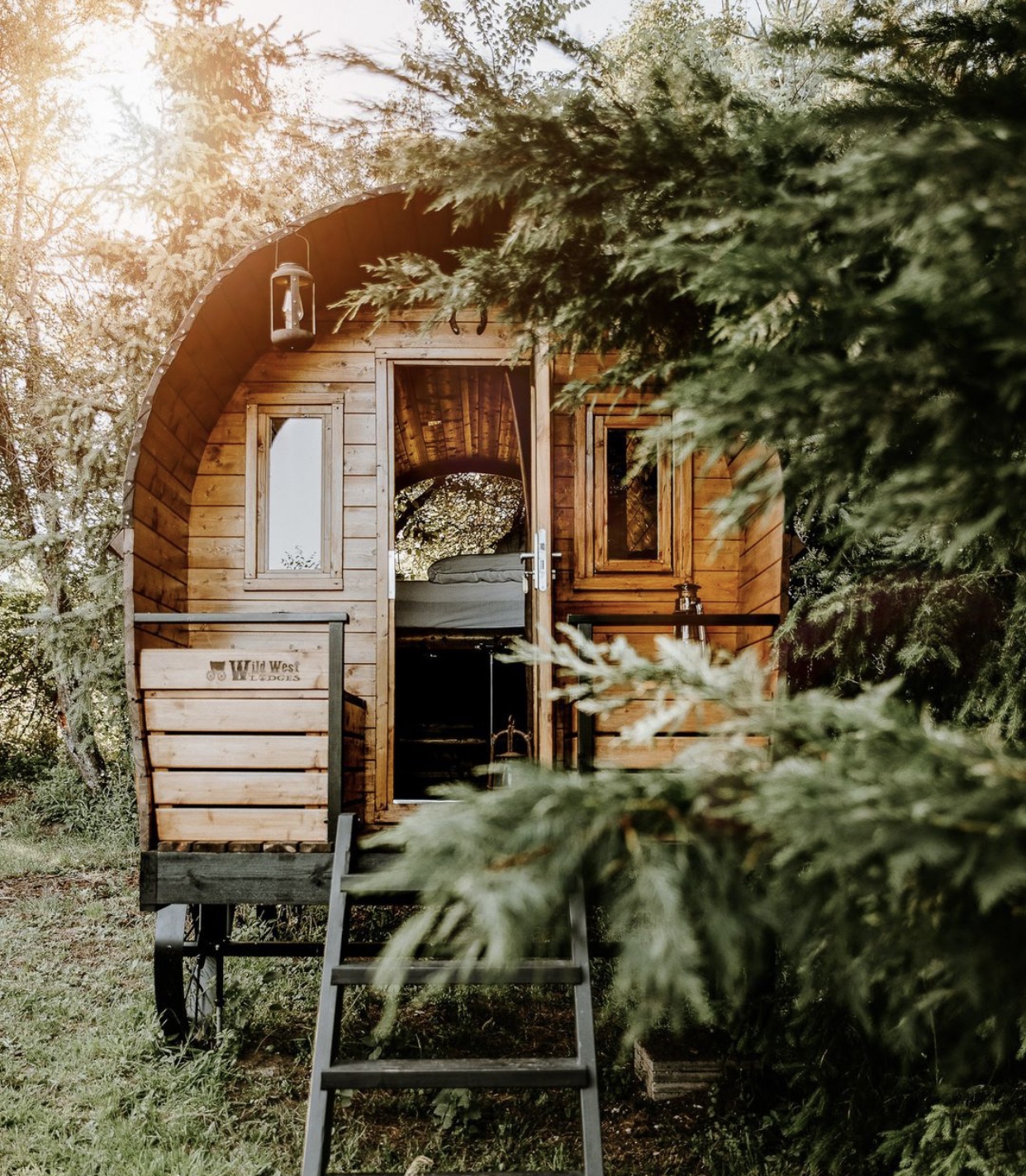 Prairie Schooner du Wild West Lodges & SPA — Roulotte avec spa à Côte-d'Or