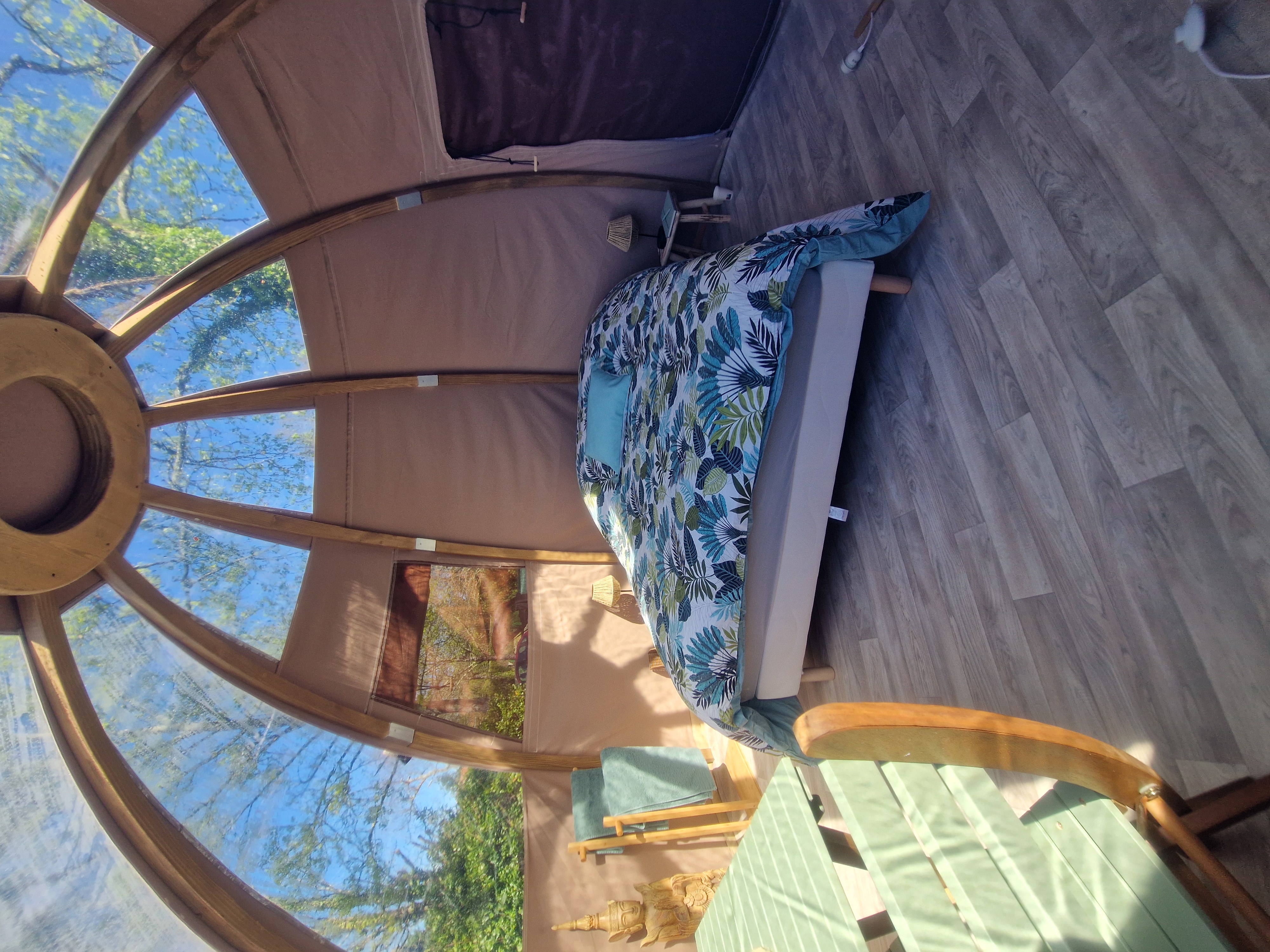 Dôme Saturne & Spa — Nuit zen avec jacuzzi à Biscarrosse (Landes) à Biscarrosse — environnement naturel