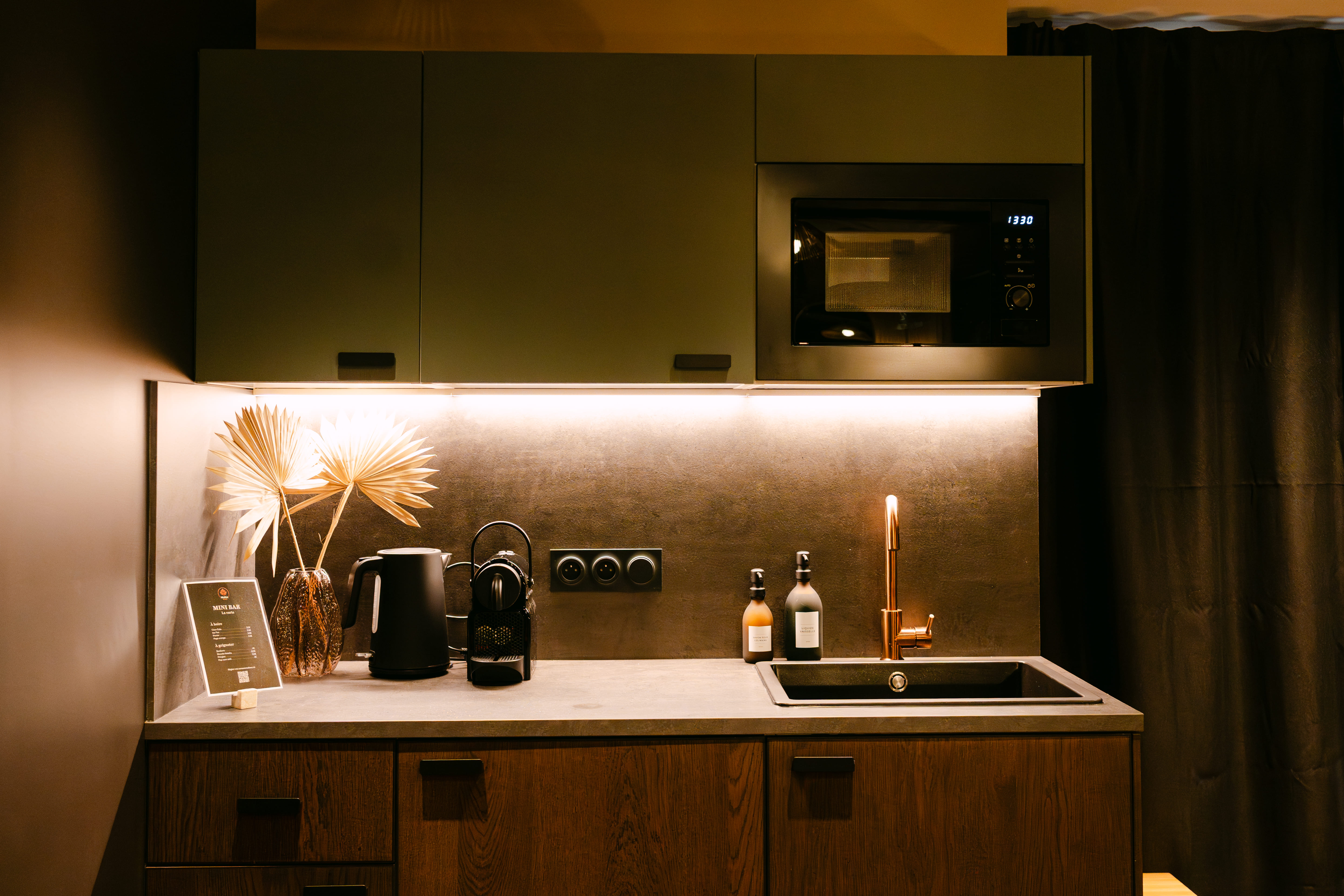 Mana Suite & Spa — Maison insolite avec spa à Tarare (Rhône) à Tarare — vue intérieure