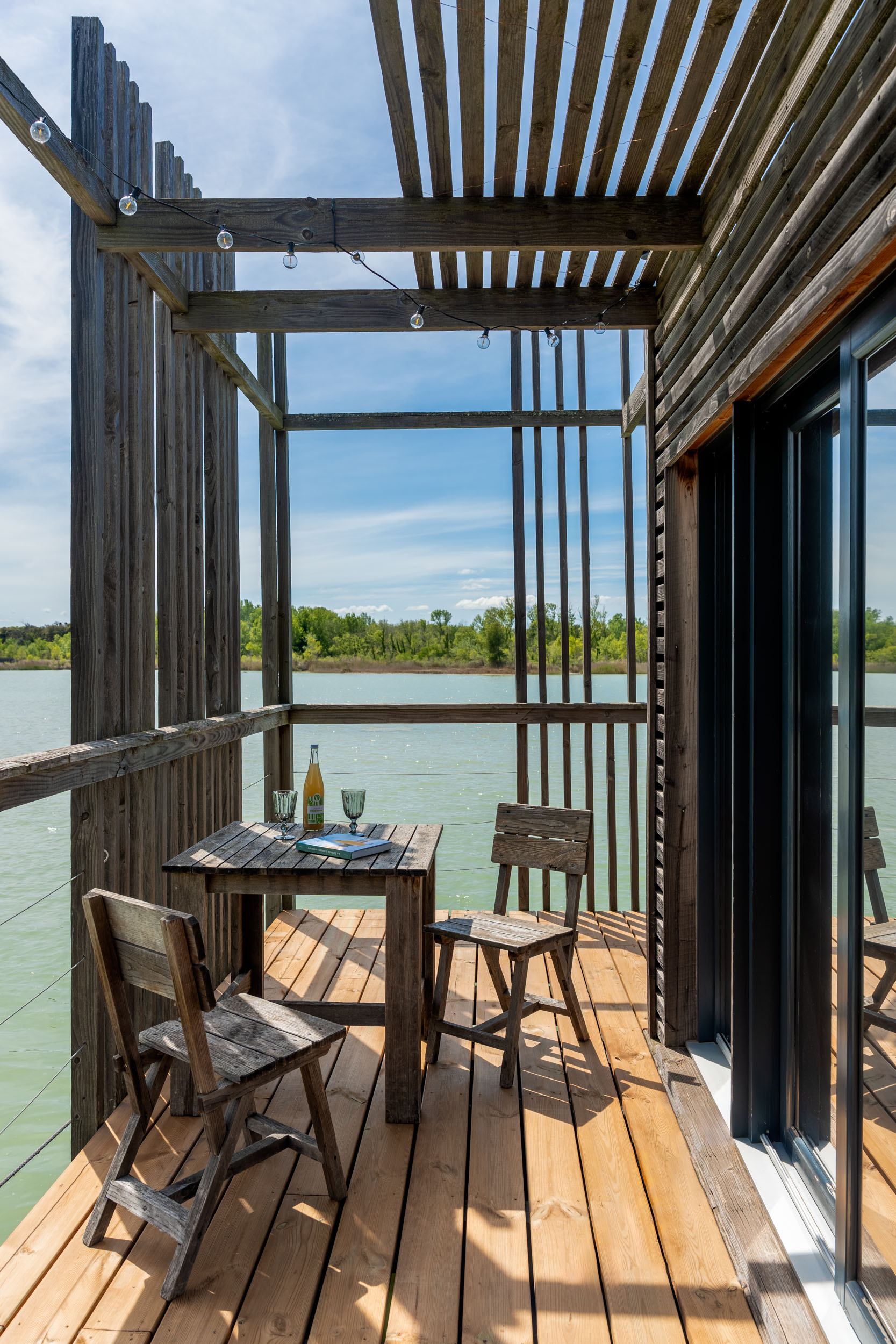 Cabane Spa Aquarelle : une évasion sur l'eau en Provence à Sorgues — cuisine