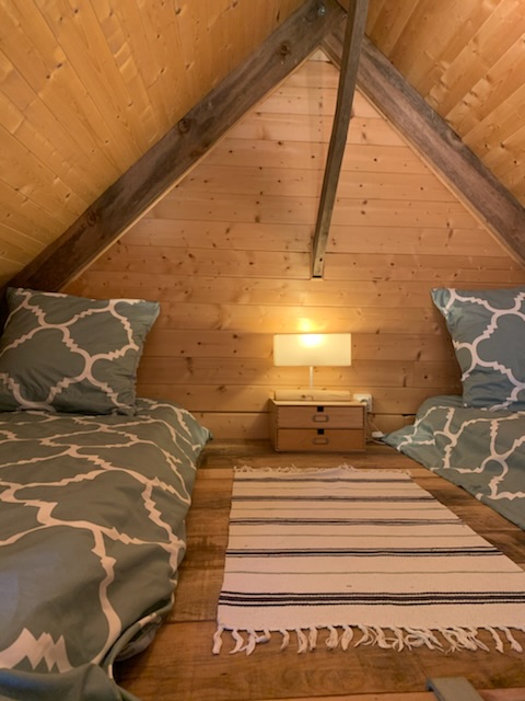 Chalet au bord de l’eau et des chevaux : une escapade romantique en Bourgogne à Sauvigny Les Bois — environnement naturel