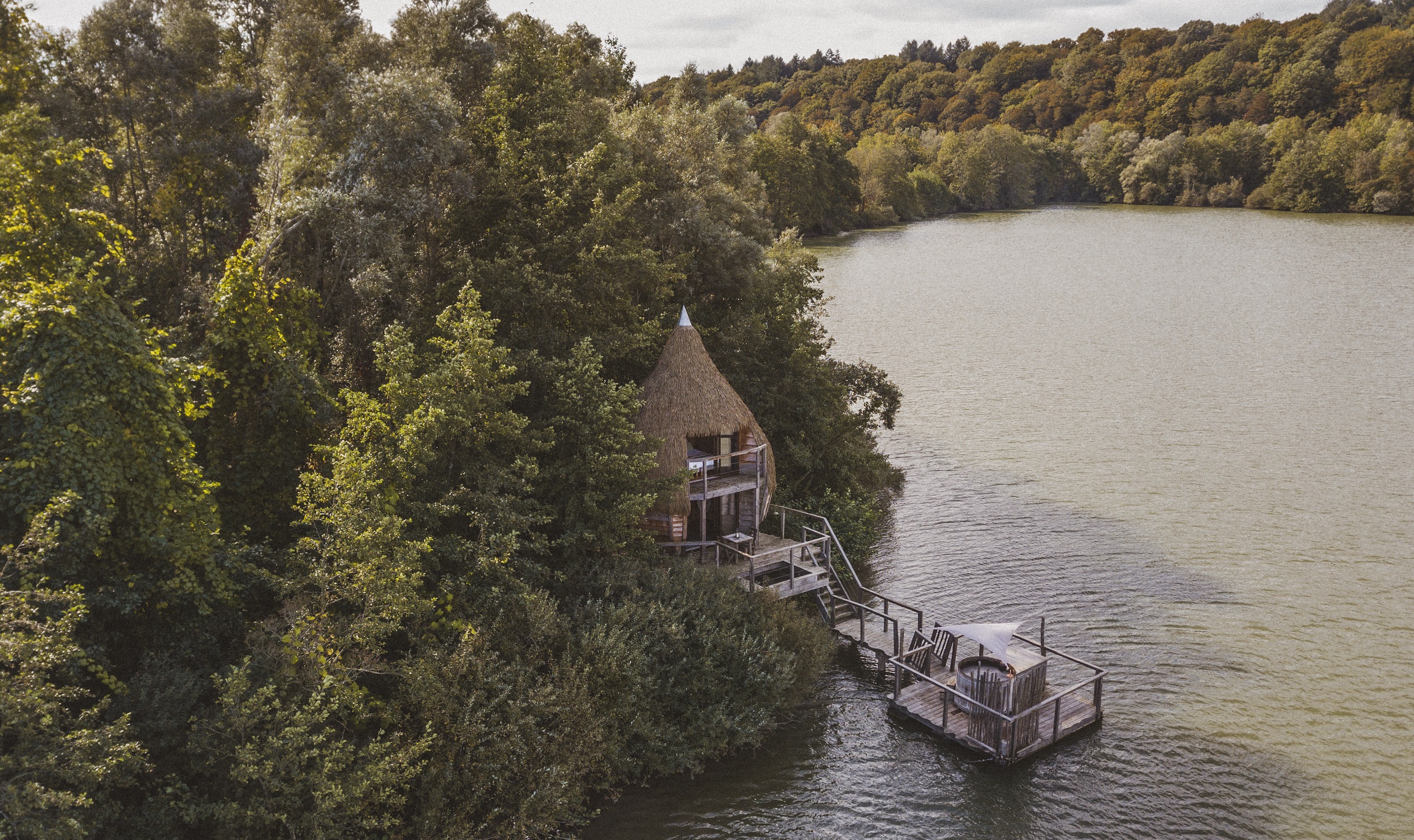 Cabane Spa Songe : une évasion sur pilotis en Franche-Comté
