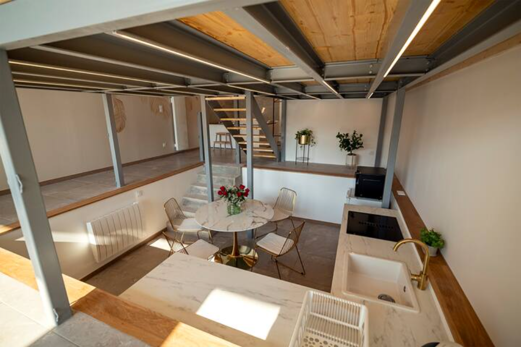 Loft le Chic & Spa — Nuit romantique avec jacuzzi à Saint-Valery-en-Caux à Saint-Valery-en-Caux — espace de vie