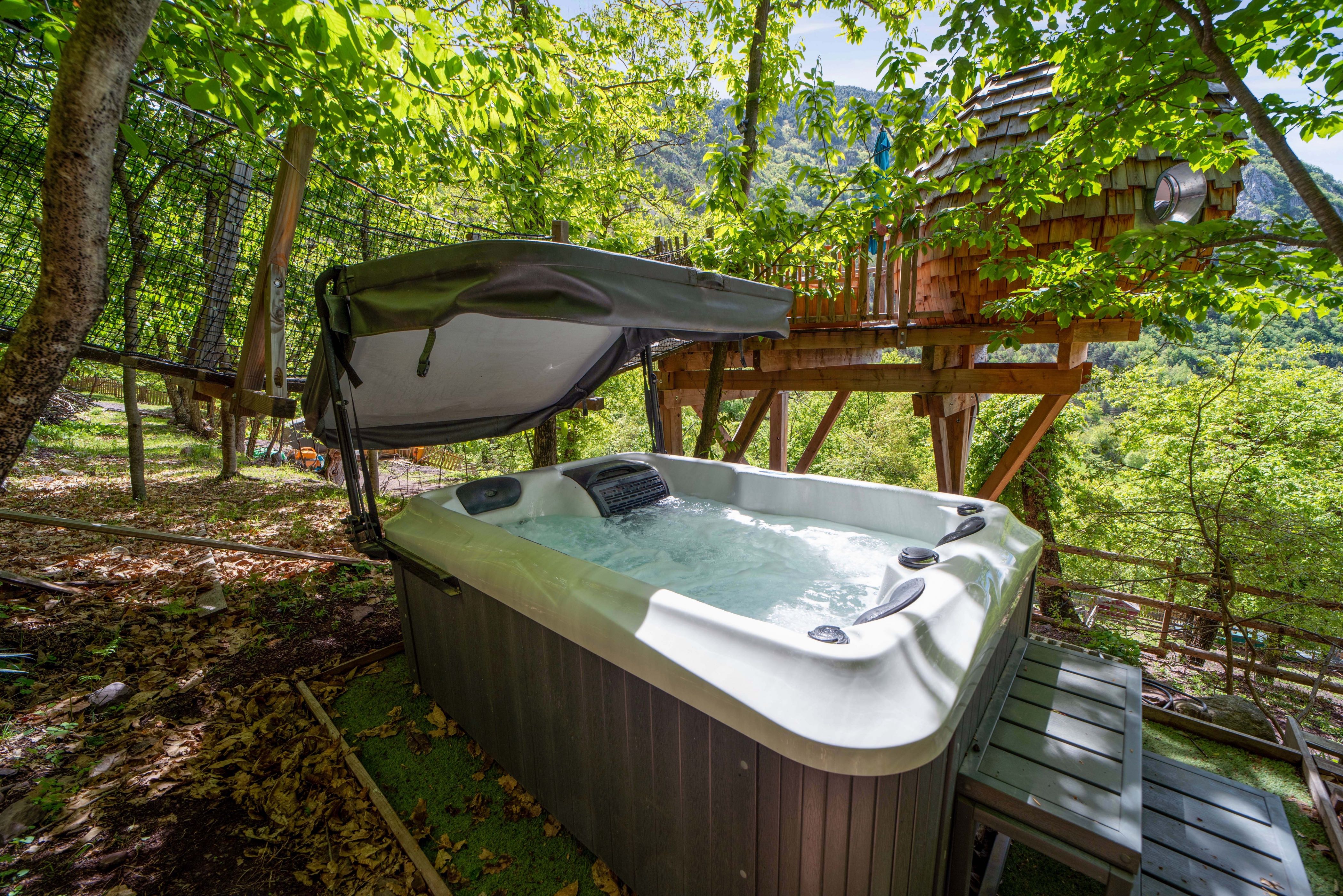 Lov'Nid de Belvédère — Cabane dans les arbres avec spa à Belvédère (Alpes-Maritimes) à Belvédere — cuisine