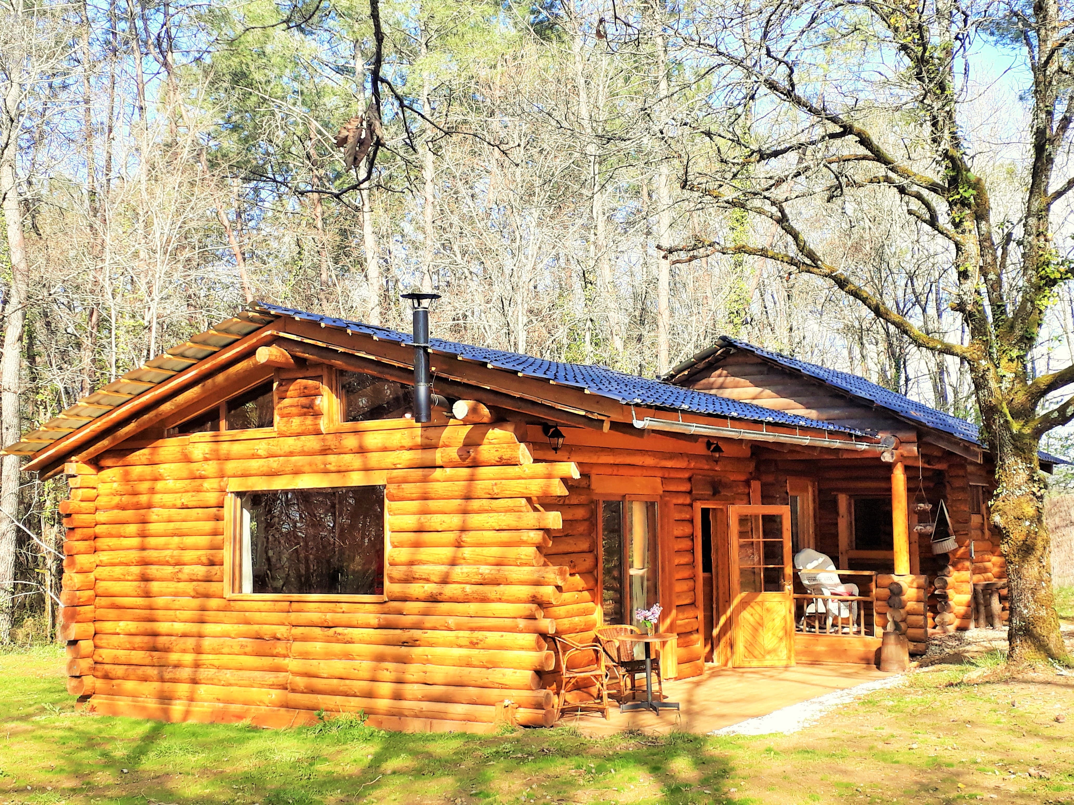 Un chalet enchanteur en pleine forêt avec spa privatif à Les Farges — vue intérieure