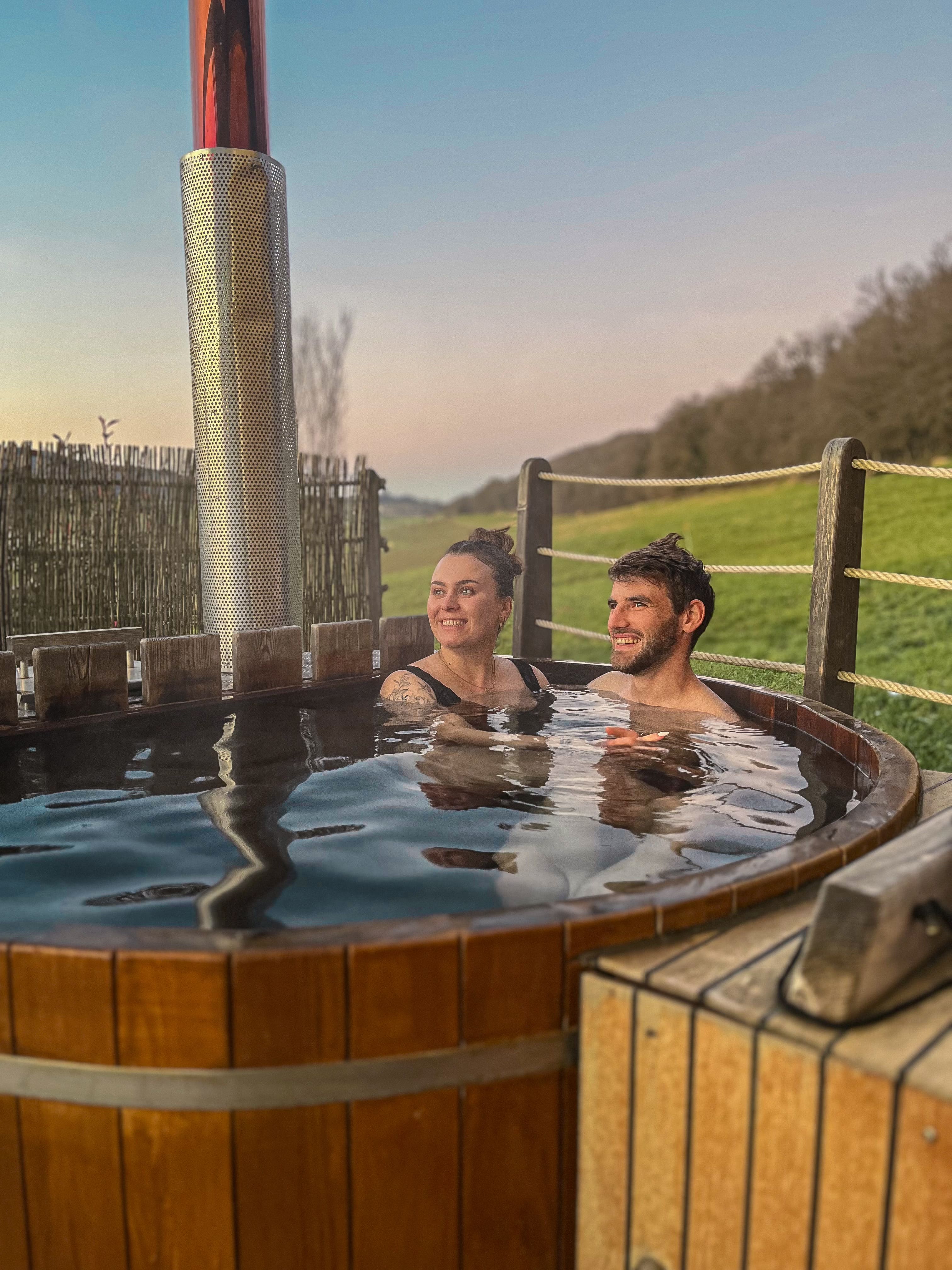 Cabane Mélèze & Spa — Cabane sur pilotis avec bain nordique à Jura à Besain — vue intérieure