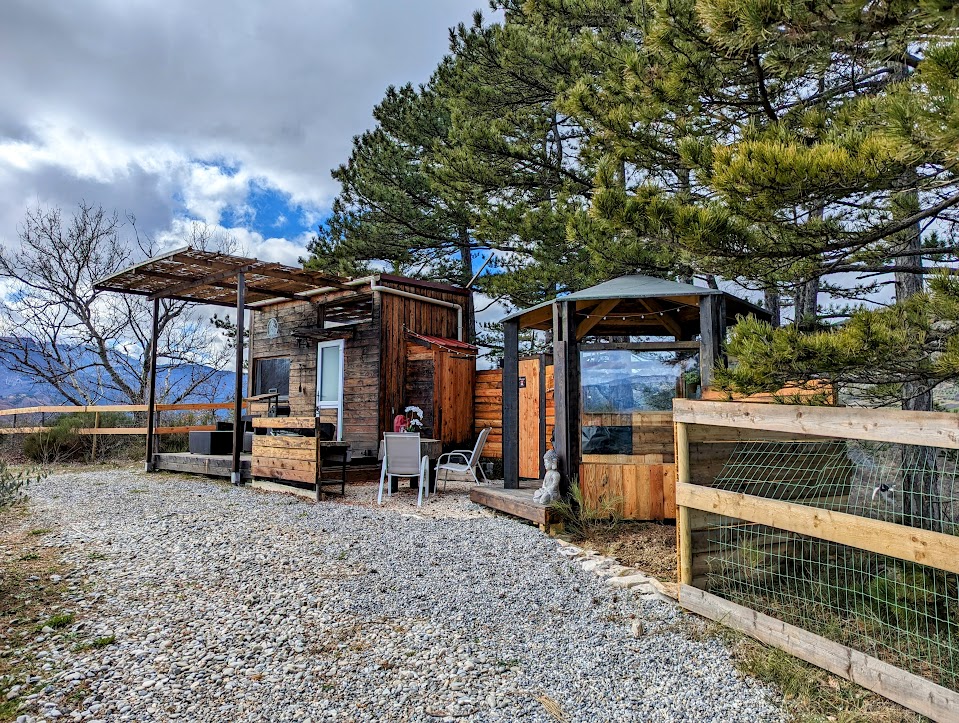 La Tiny de Peggy — Tiny House avec spa à Alpes-de-Haute-Provence
