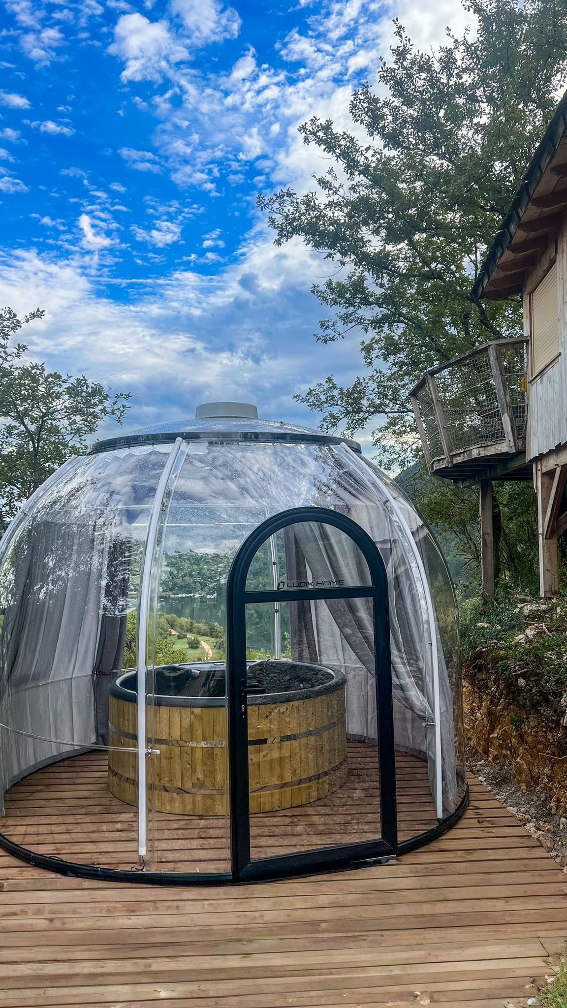 La Pinède & SPA partagé — Cabane sur pilotis avec spa à Ain à Serrières-Sur-Ain — chambre