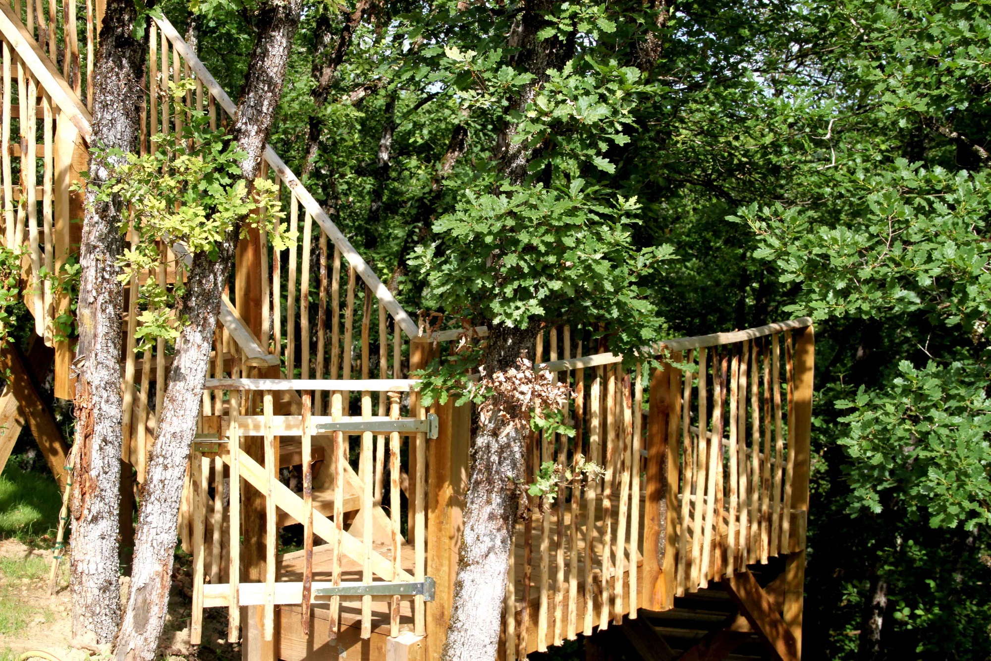 La Luna Vaira — Cabane dans les arbres avec vue panoramique en Dordogne à Coursac — salle de bain