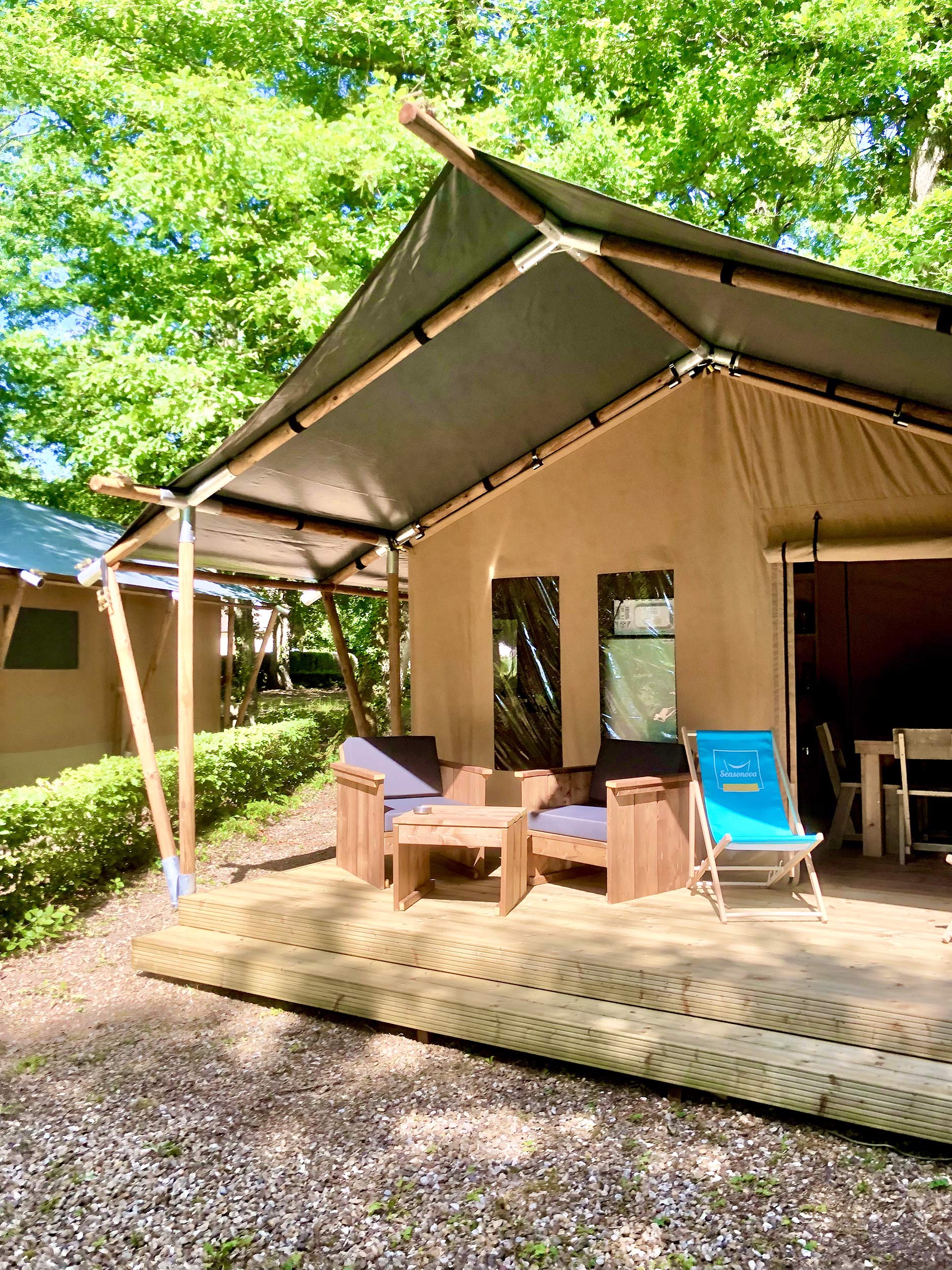 Tente Kenya — Séjour nature avec terrasse à Loiret à Olivet — vue intérieure