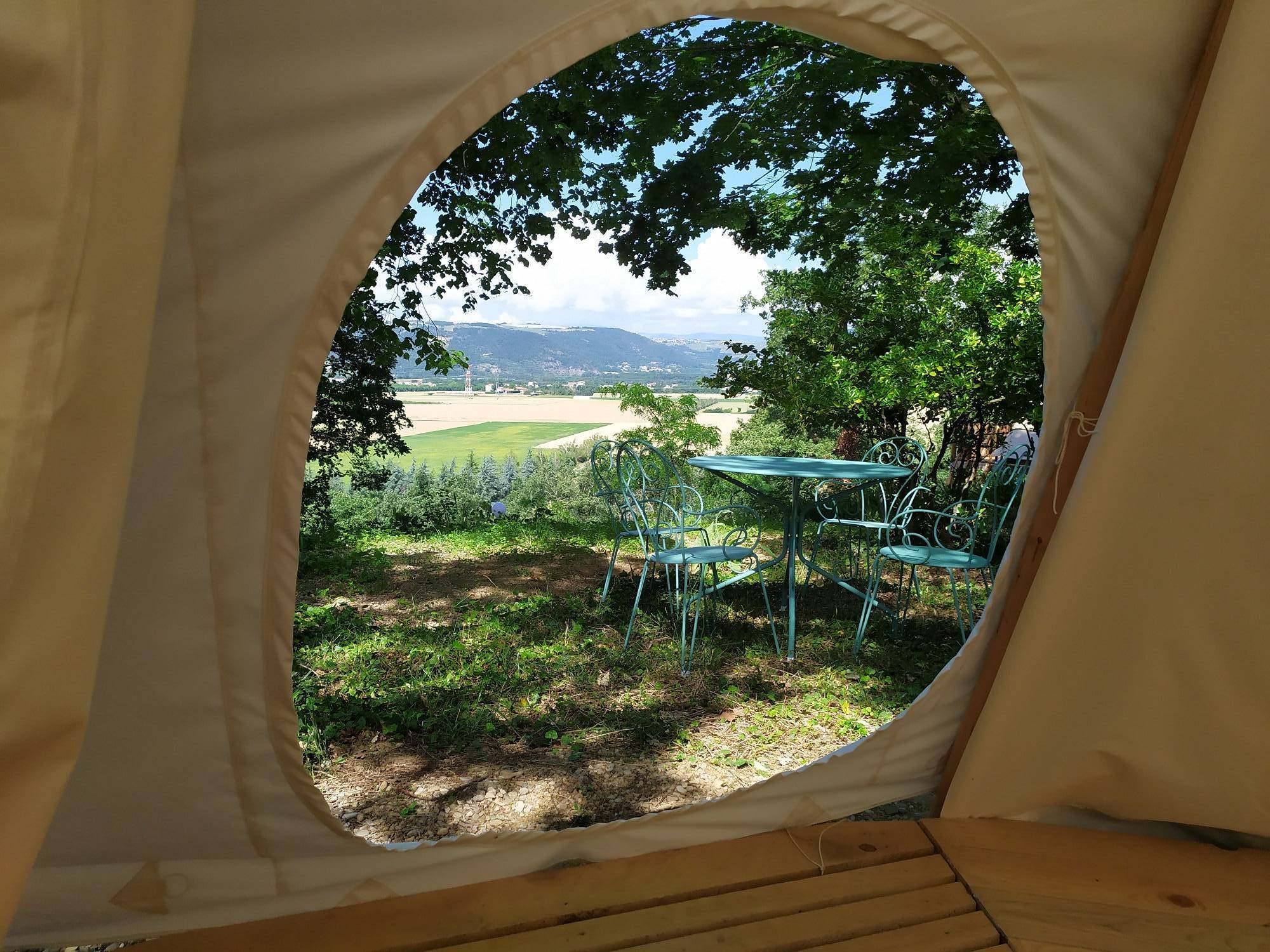 Un tipi d'Indiens au cœur de la Drôme à Albon — espace de vie