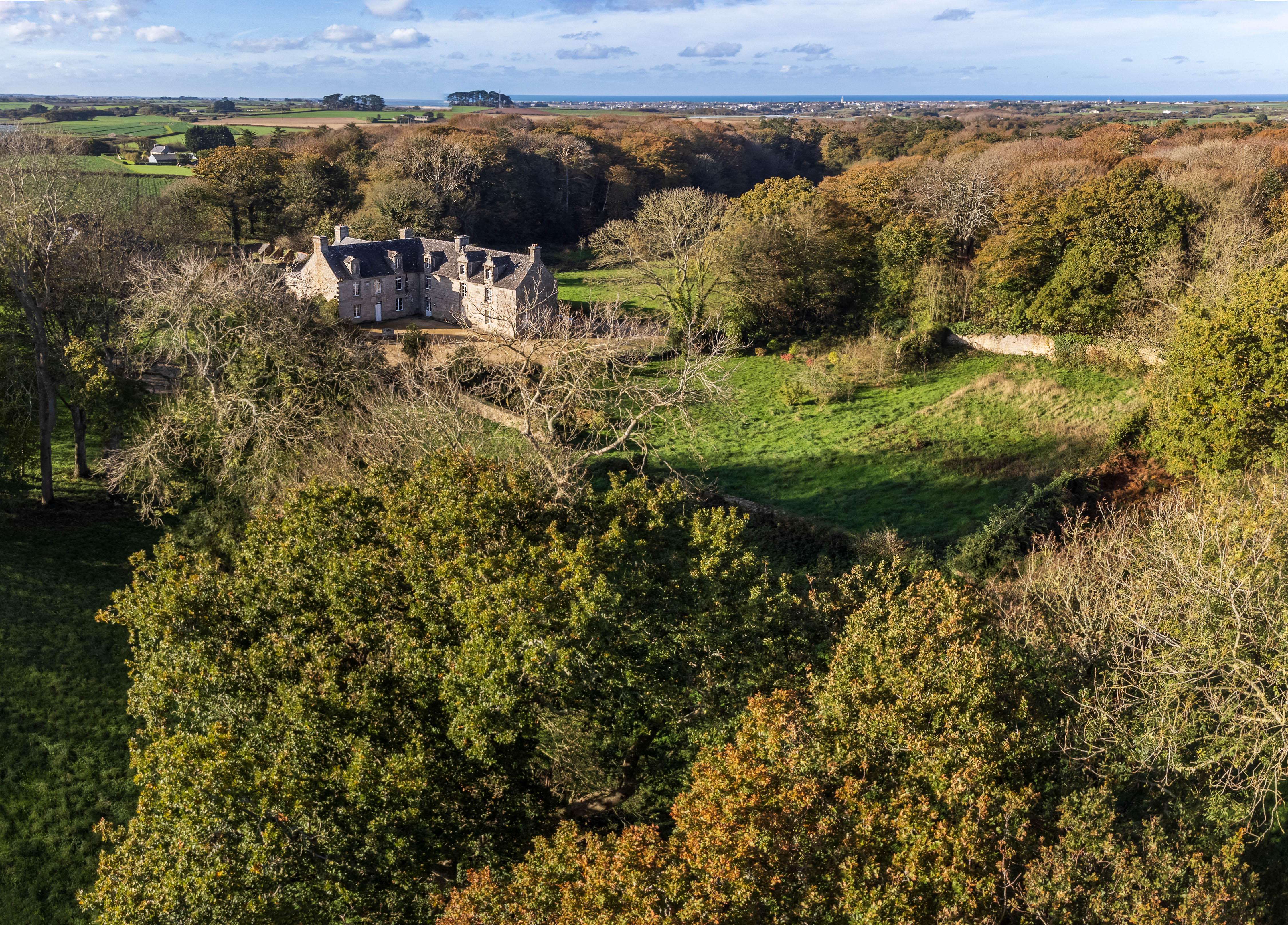 Un tonneau enchanteur en Bretagne à Cléder — cuisine