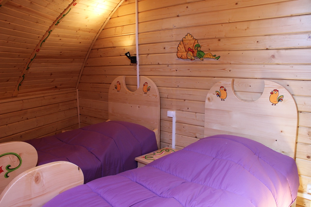 La Maison Poule — Maison insolite avec spa à Dienné à Dienné — salle de bain