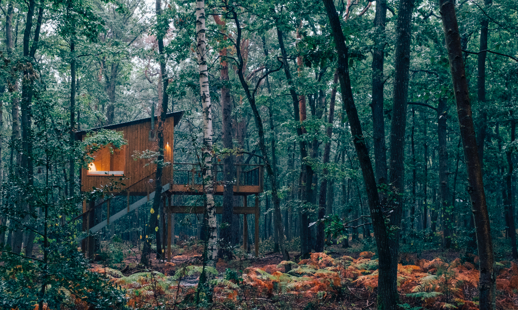 Cabane Duo Terrasse Haute — Cabane sur pilotis avec spa à Eure