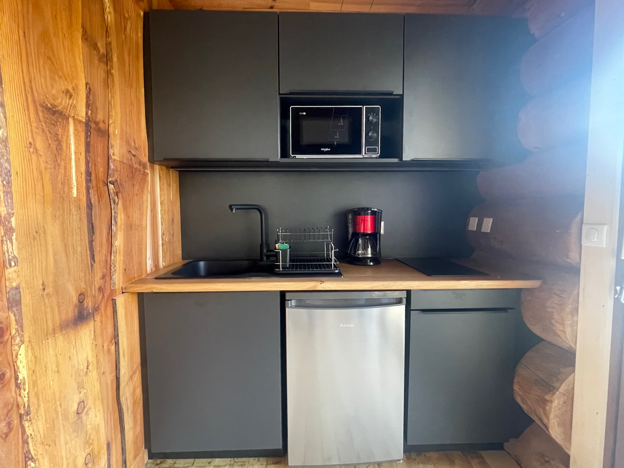 Chalet 5 : une immersion romantique en Aquitaine à Lanouaille — chambre