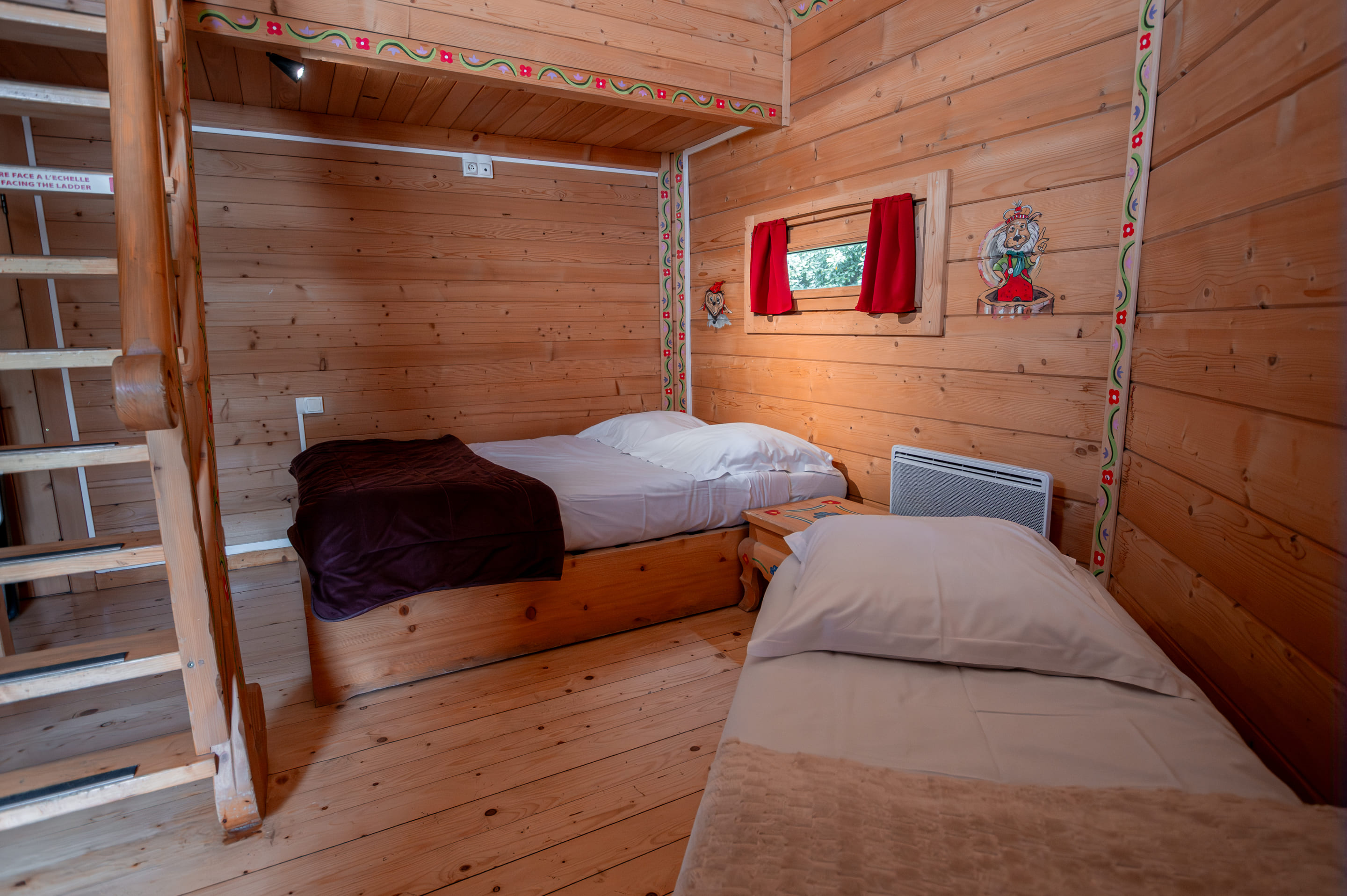 Yourte Isba — Hébergement insolite avec spa à Dienné (Vienne) à Dienné — espace de vie