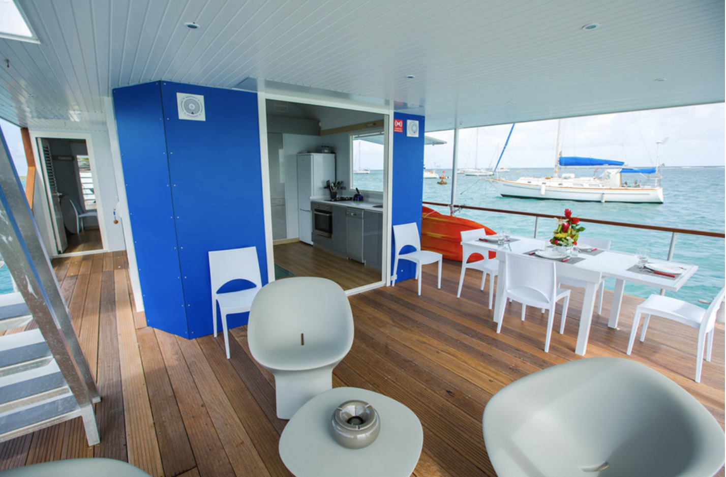 Vivez l'expérience unique d'un House Boat à Sainte Anne à Sainte Anne — espace de vie