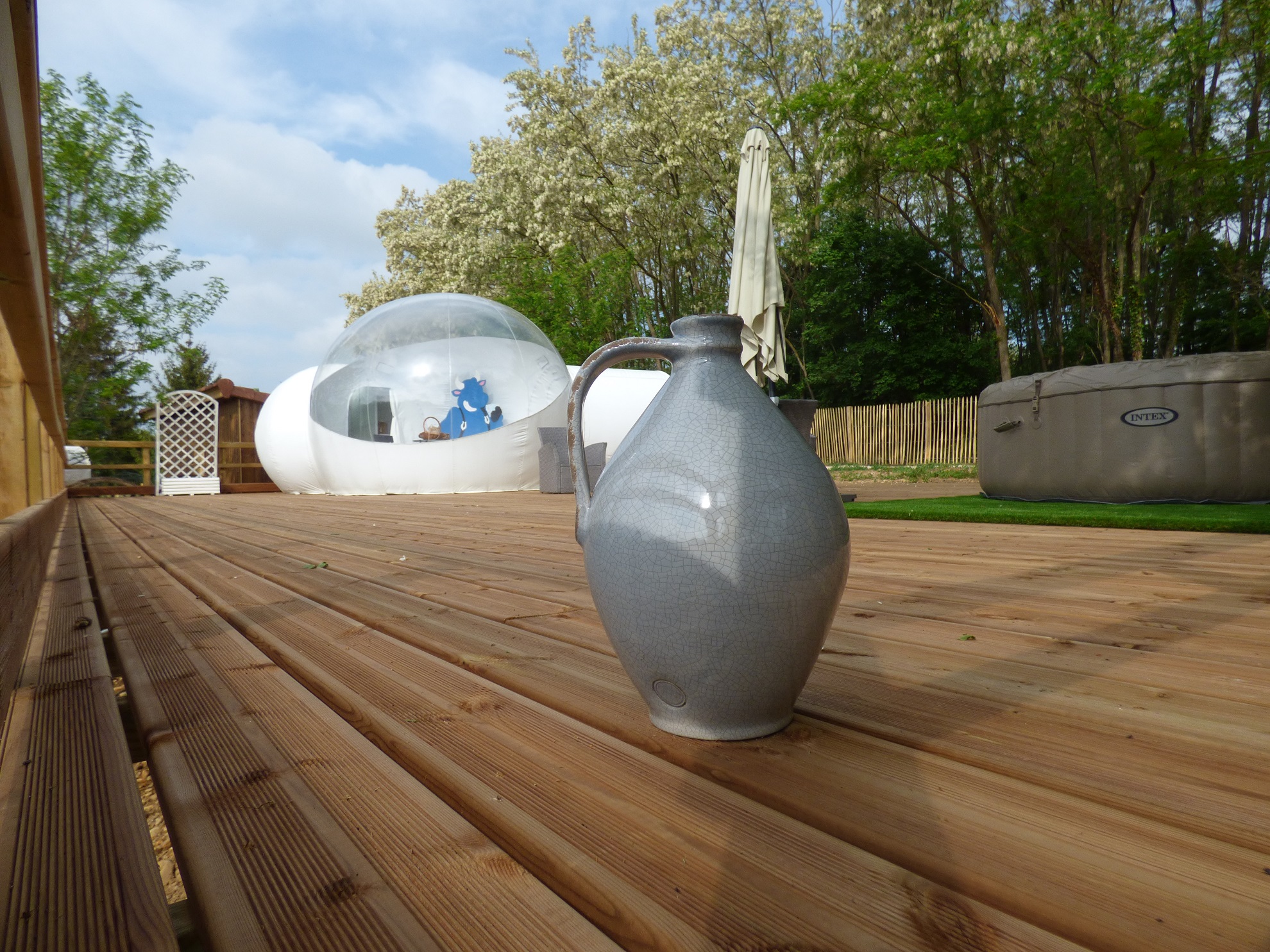 Évasion sensorielle dans une bulle spa en Rhône-Alpes à Jarcieu — cuisine