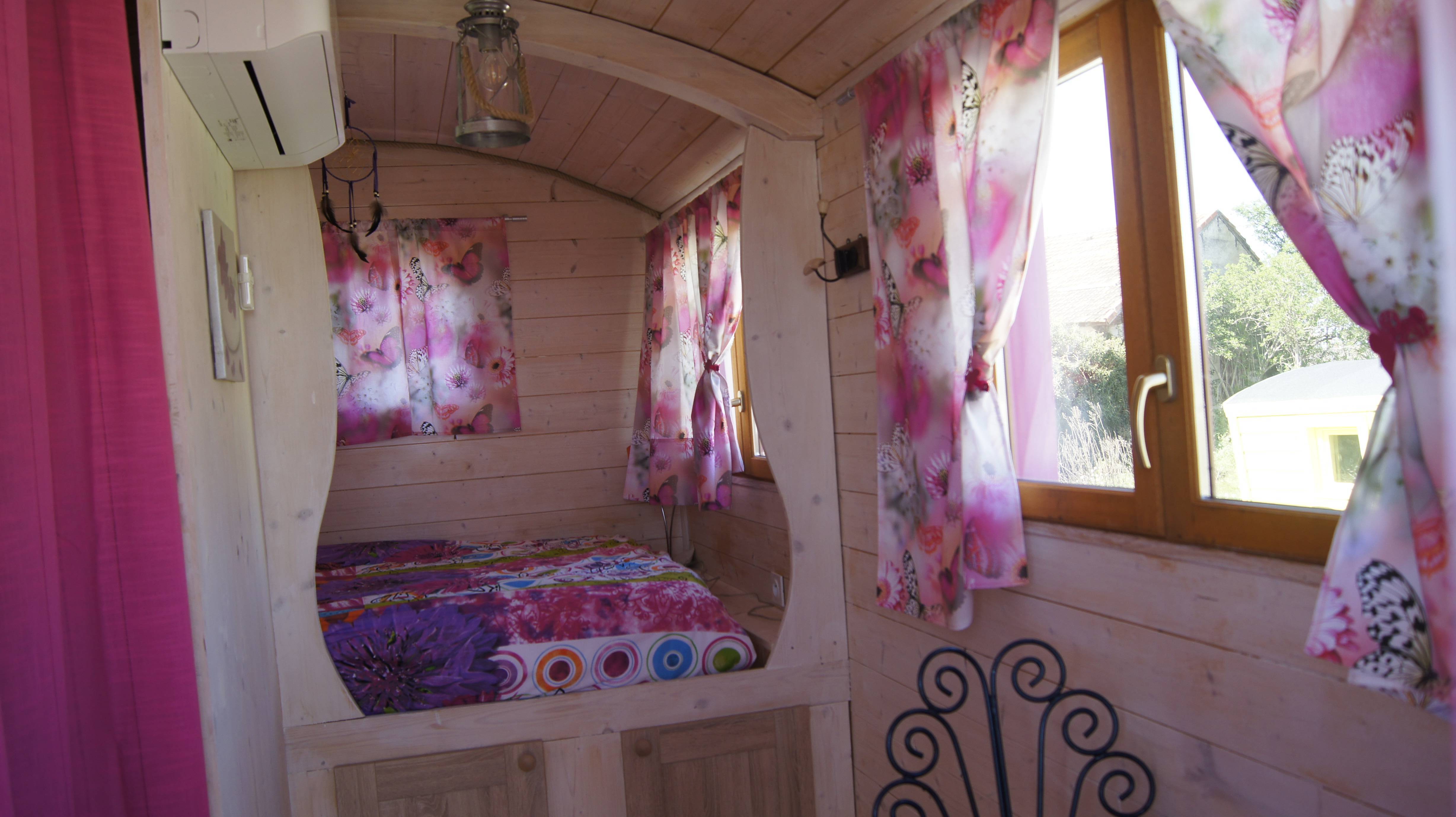 Roulotte Lavande : un voyage sensoriel en Provence à Cairanne — environnement naturel