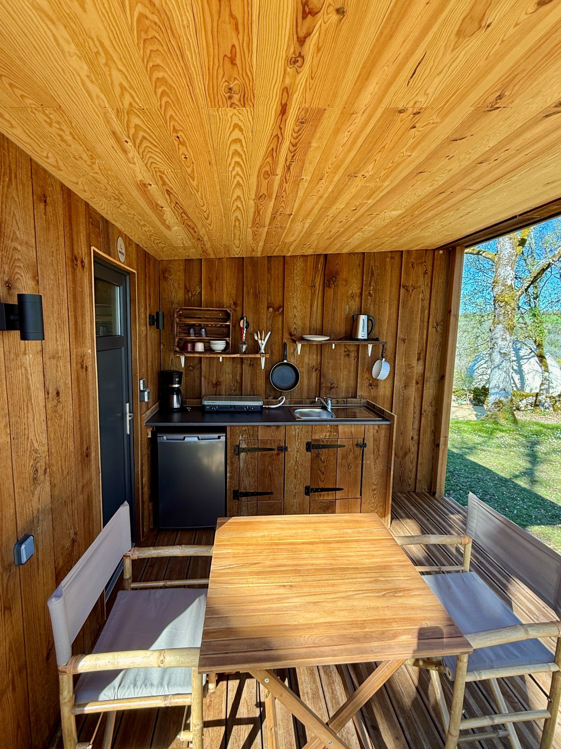Tente nomade — Évasion chic en pleine nature à Lot à Saint-Cirgues — vue intérieure