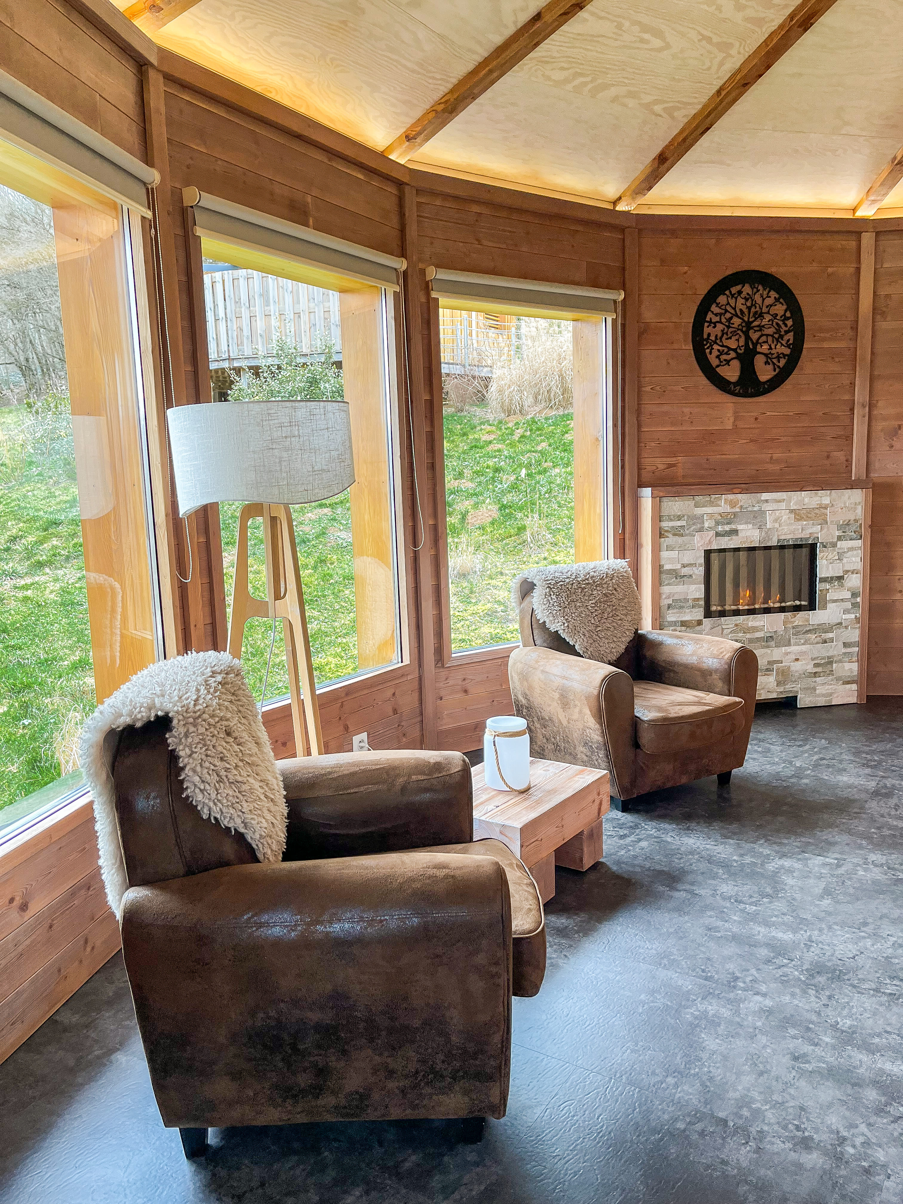 Cabane Mélèze & Spa — Cabane sur pilotis avec bain nordique à Jura à Besain — cuisine