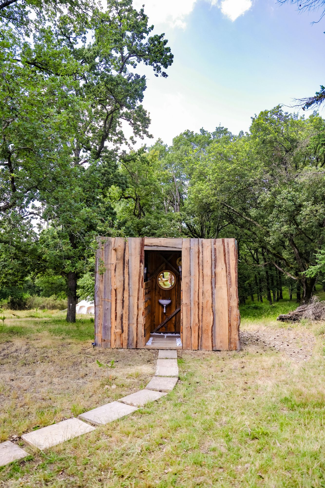 La Canopée : une expérience immersive en pleine nature à Busque — détail architectural