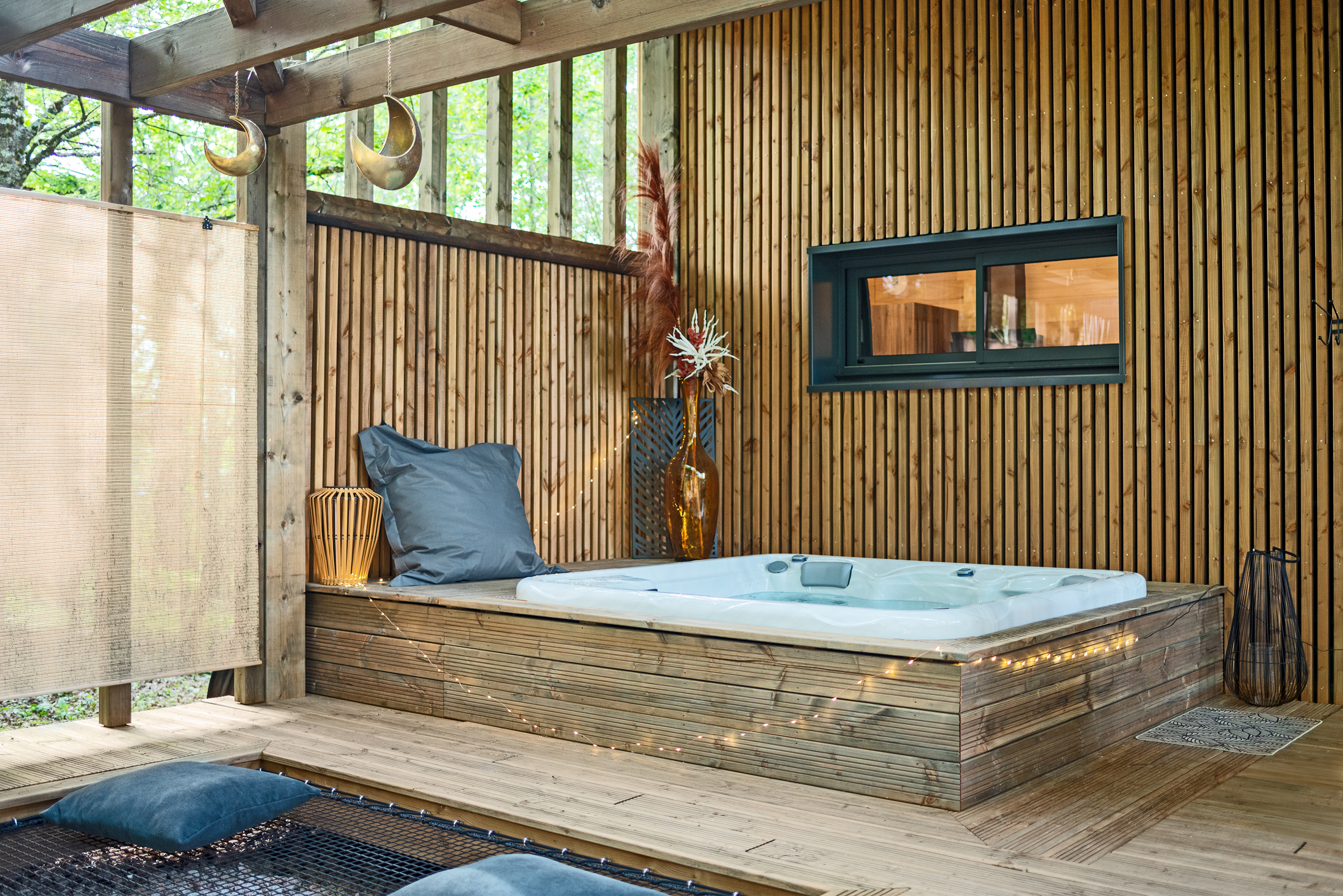 Une cabane sur pilotis pour une escapade sensorielle en Midi-Pyrénées à Naucelle — salle de bain