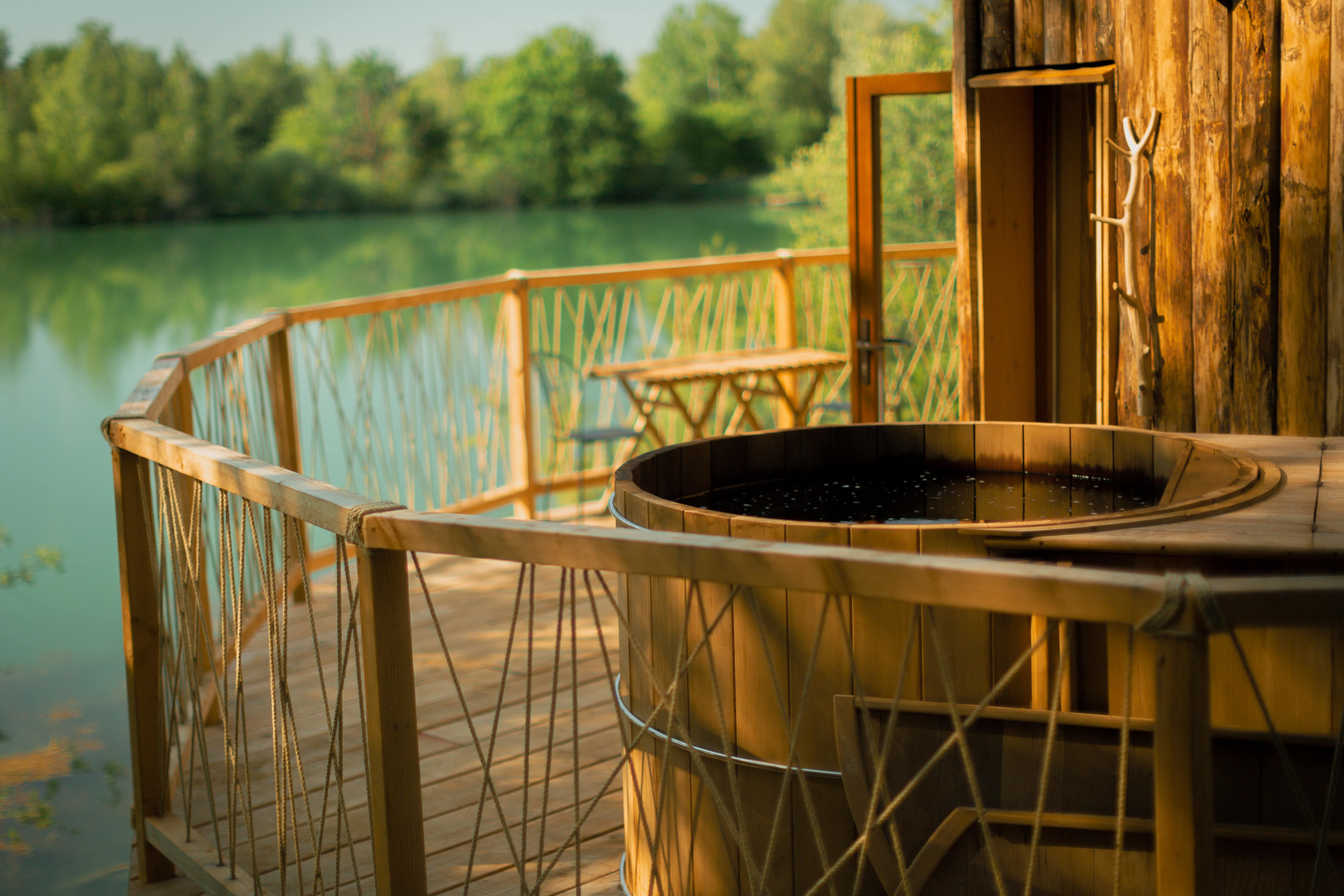 Cabane Spa Douce Nuit — Cabane sur pilotis avec bain nordique en Oise à Saint-Léger-Aux-Bois — salle de bain