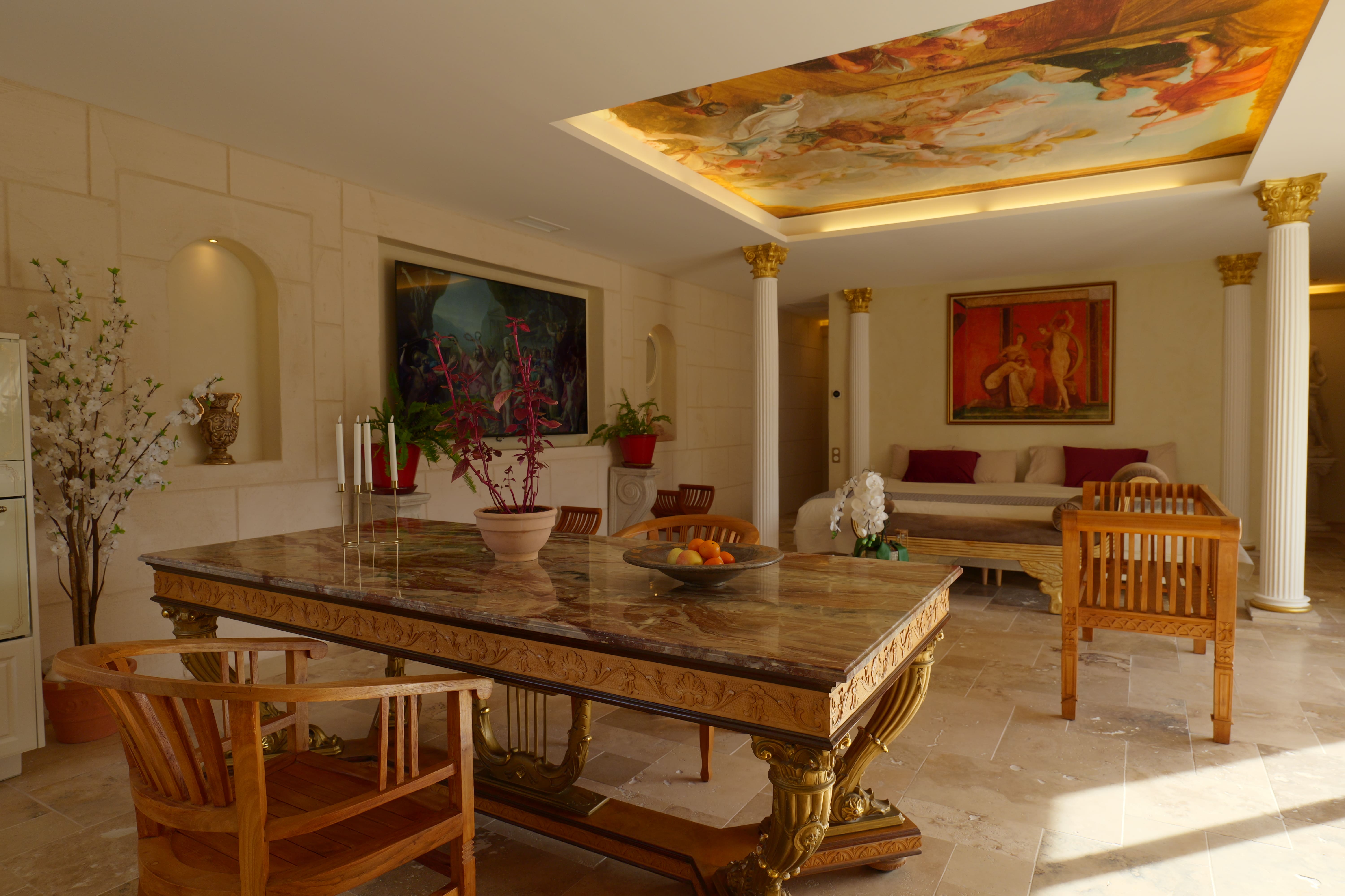 La Villa Rom’Antiqua — Maison insolite avec spa à Pyrénées-Orientales à Perpignan — espace de vie