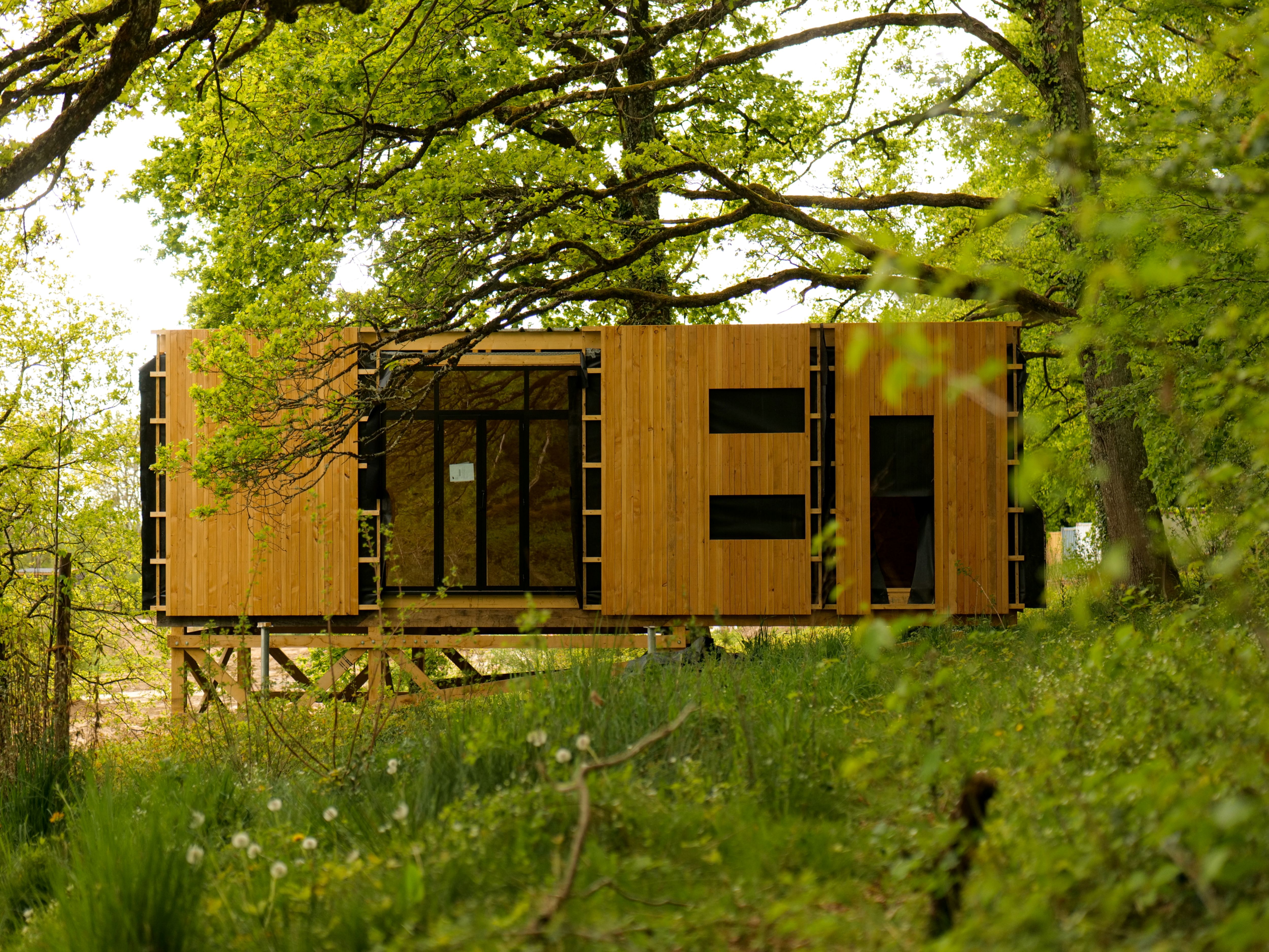 Nutchel Cabane Cosy — Cabane accessible PMR avec spa en Aube à Troyes — vue intérieure