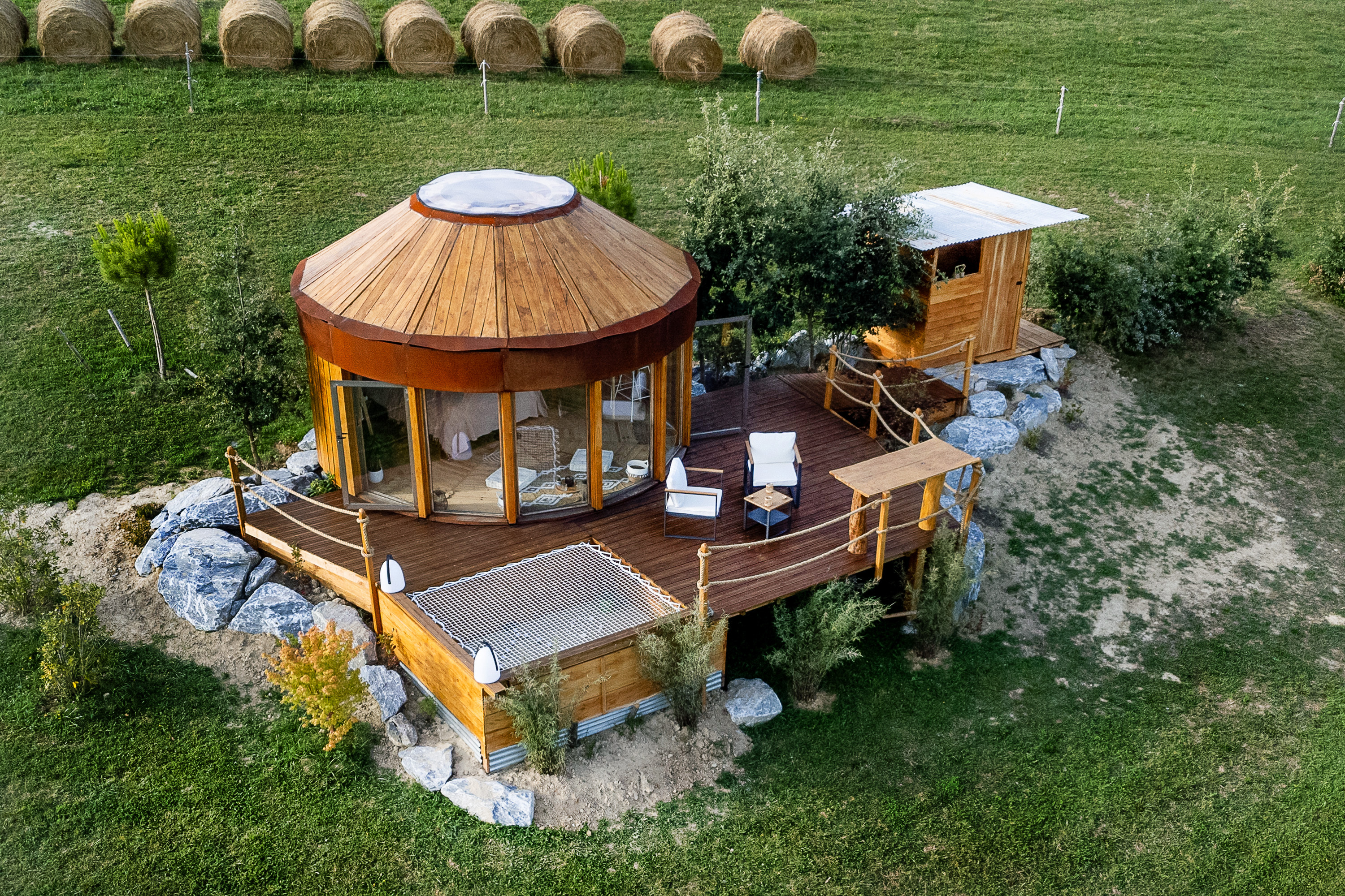 La Belle Ronde : une cabane avec vue imprenable à Senac — vue intérieure