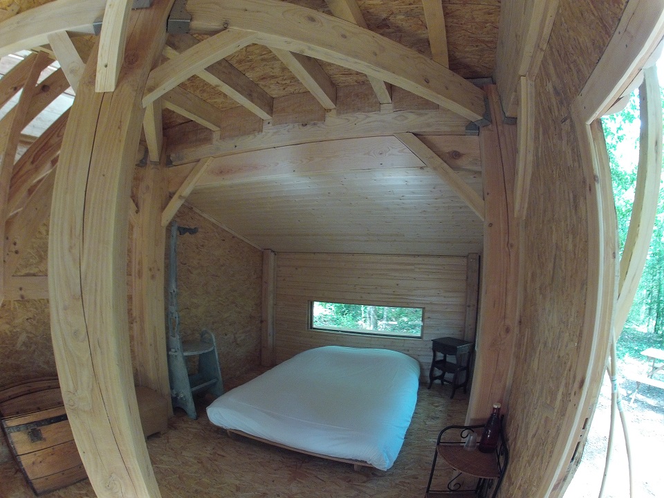 Bulle perchée — Nuit panoramique à 3m en Dordogne à Coursac — chambre