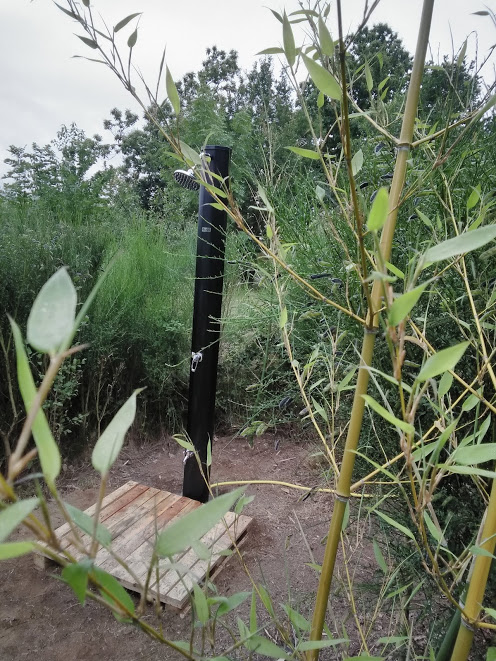 Évasion sensorielle dans un écolodge au cœur de la nature à Saint Andéol De Vlas — vue depuis la terrasse