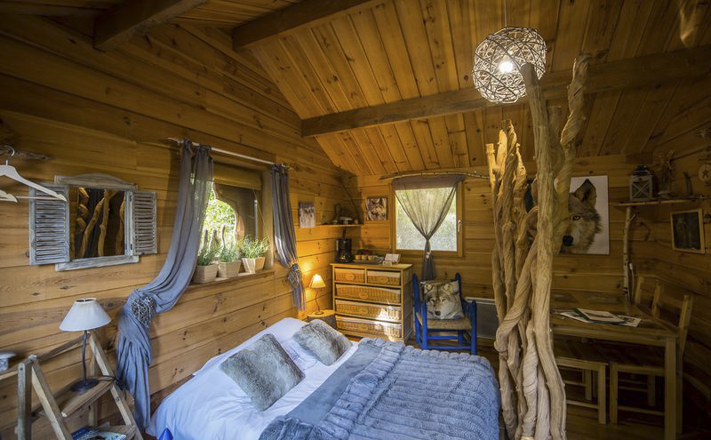 Cabane Le Loup : une escapade enchantée en Lozère à Vebron — espace de vie
